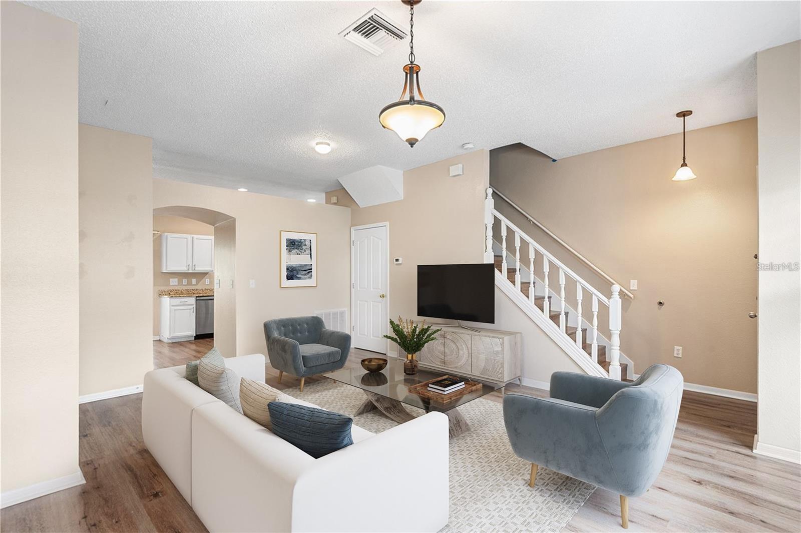 10114 FARMINGDALE PL — photo 2