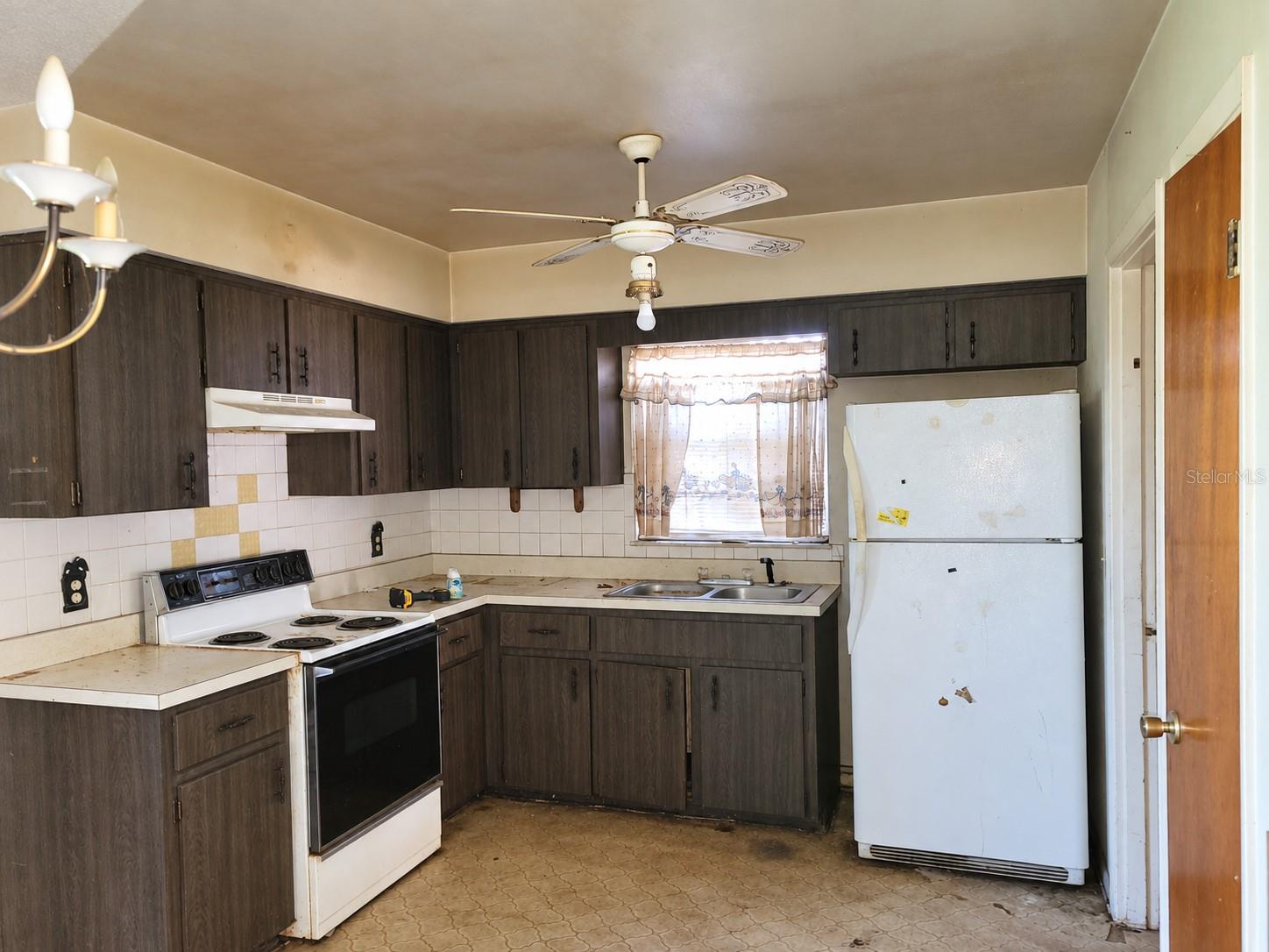 1400 LOWRIE AVE — photo 2