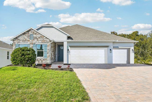 106 LEE DR