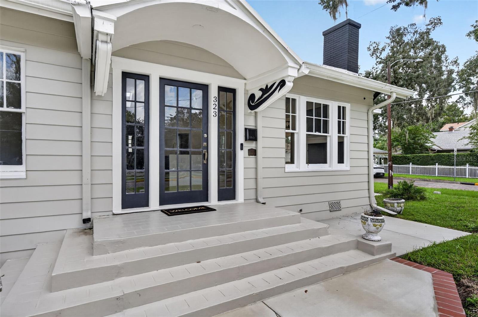 323 E AMELIA ST — photo 3