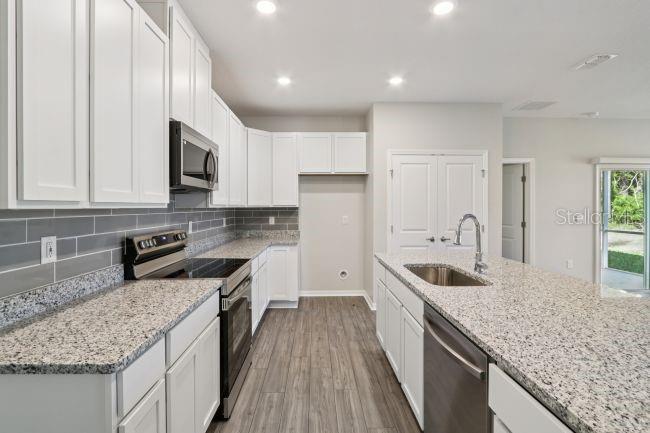 31 WHITTINGHAM LN — photo 4
