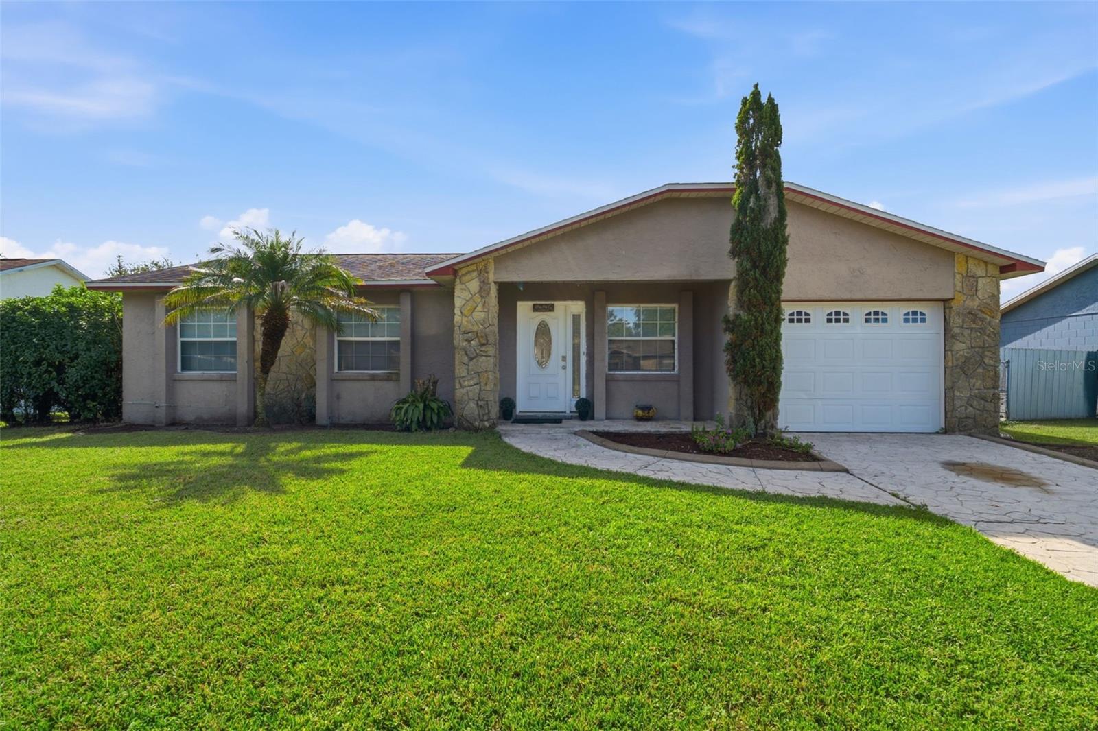 7610 AUTUMN PINES DR — photo 2