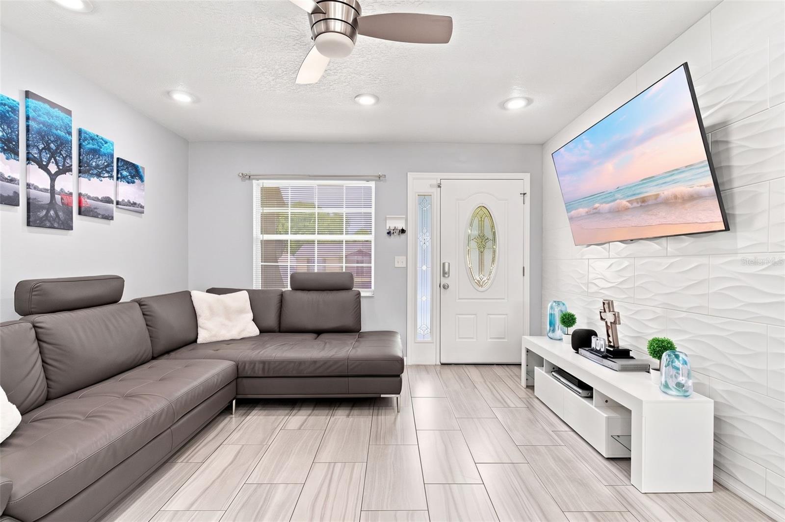 7610 AUTUMN PINES DR — photo 3