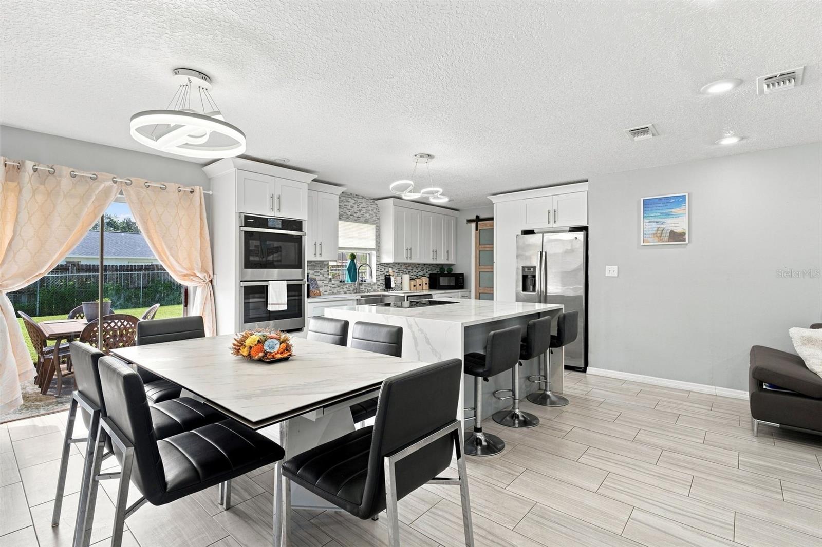 7610 AUTUMN PINES DR — photo 10