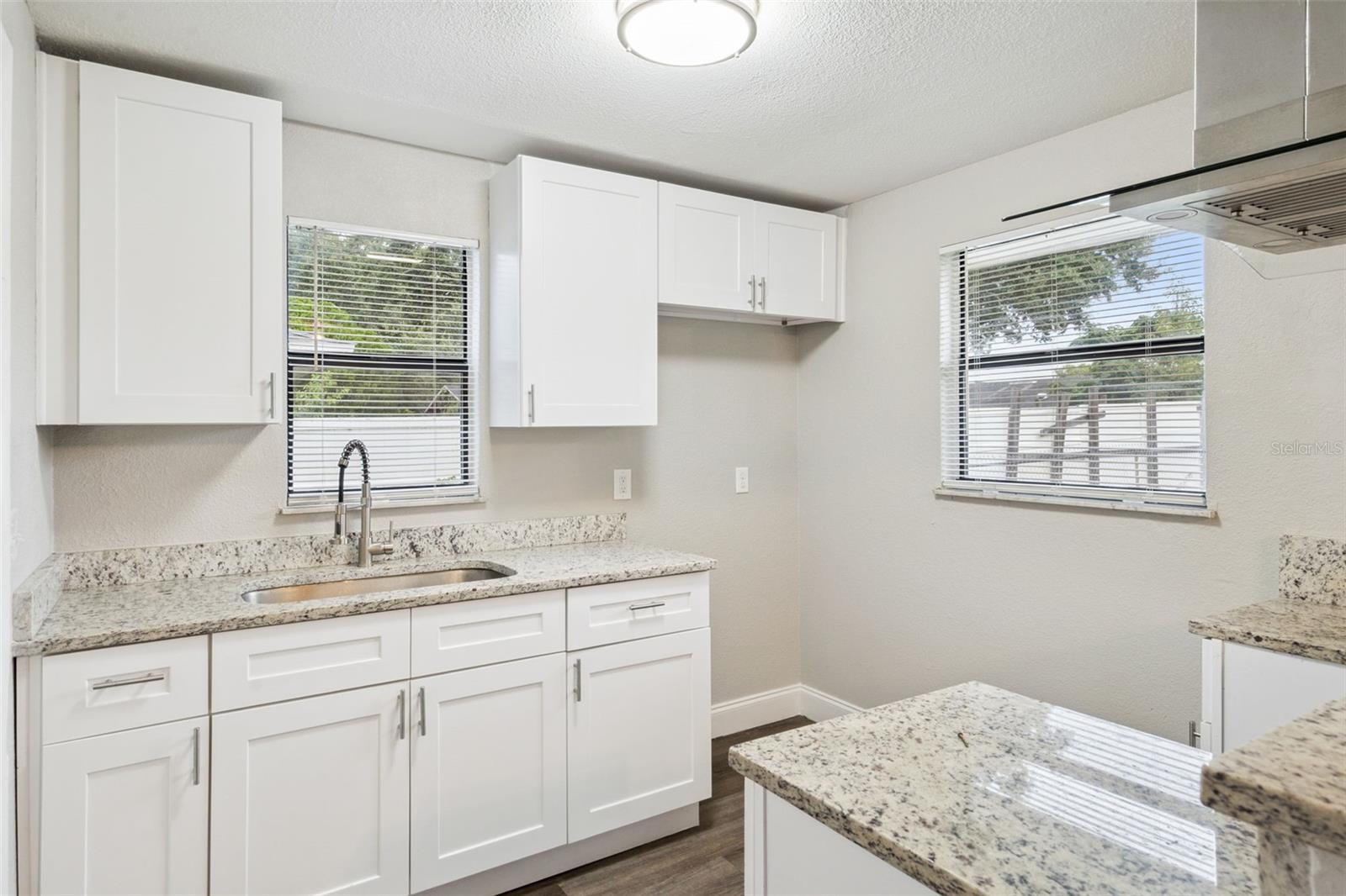 113 HUGHES AVE — photo 12