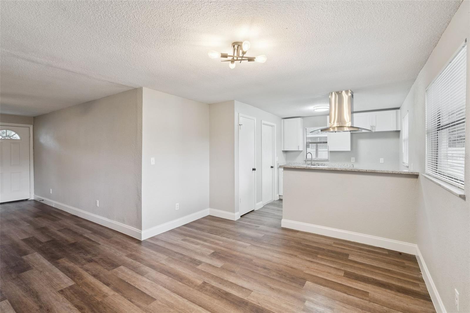 113 HUGHES AVE — photo 8