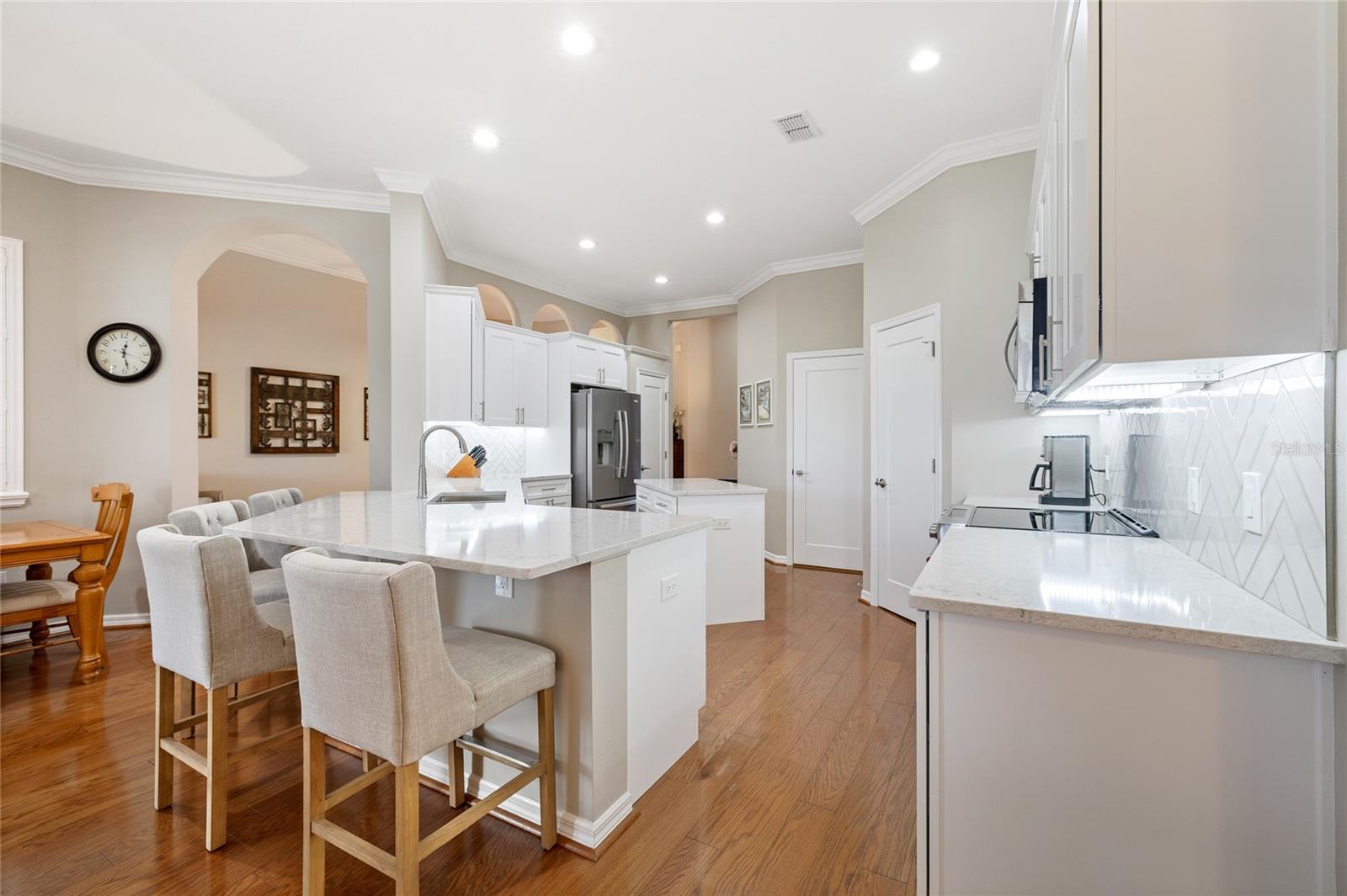 6938 SYLVAN WOODS DR — photo 9