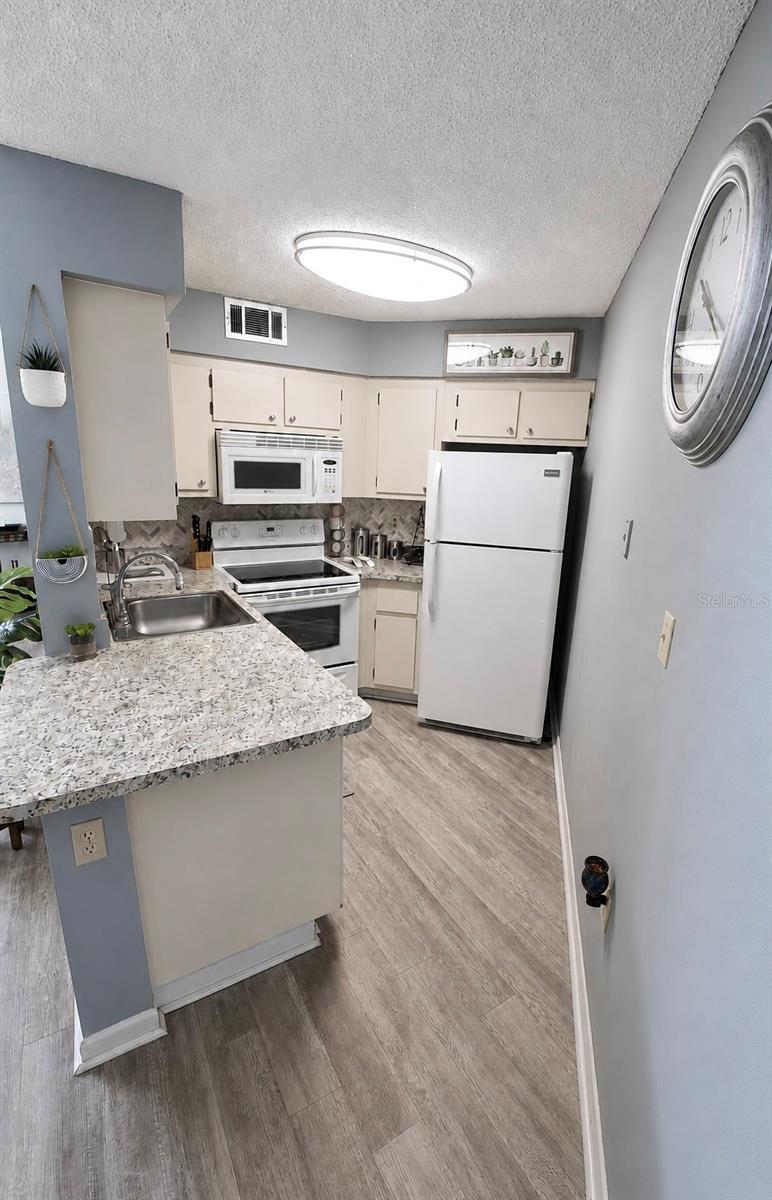 3712 SOUTHPOINTE DR #U6 — photo 7