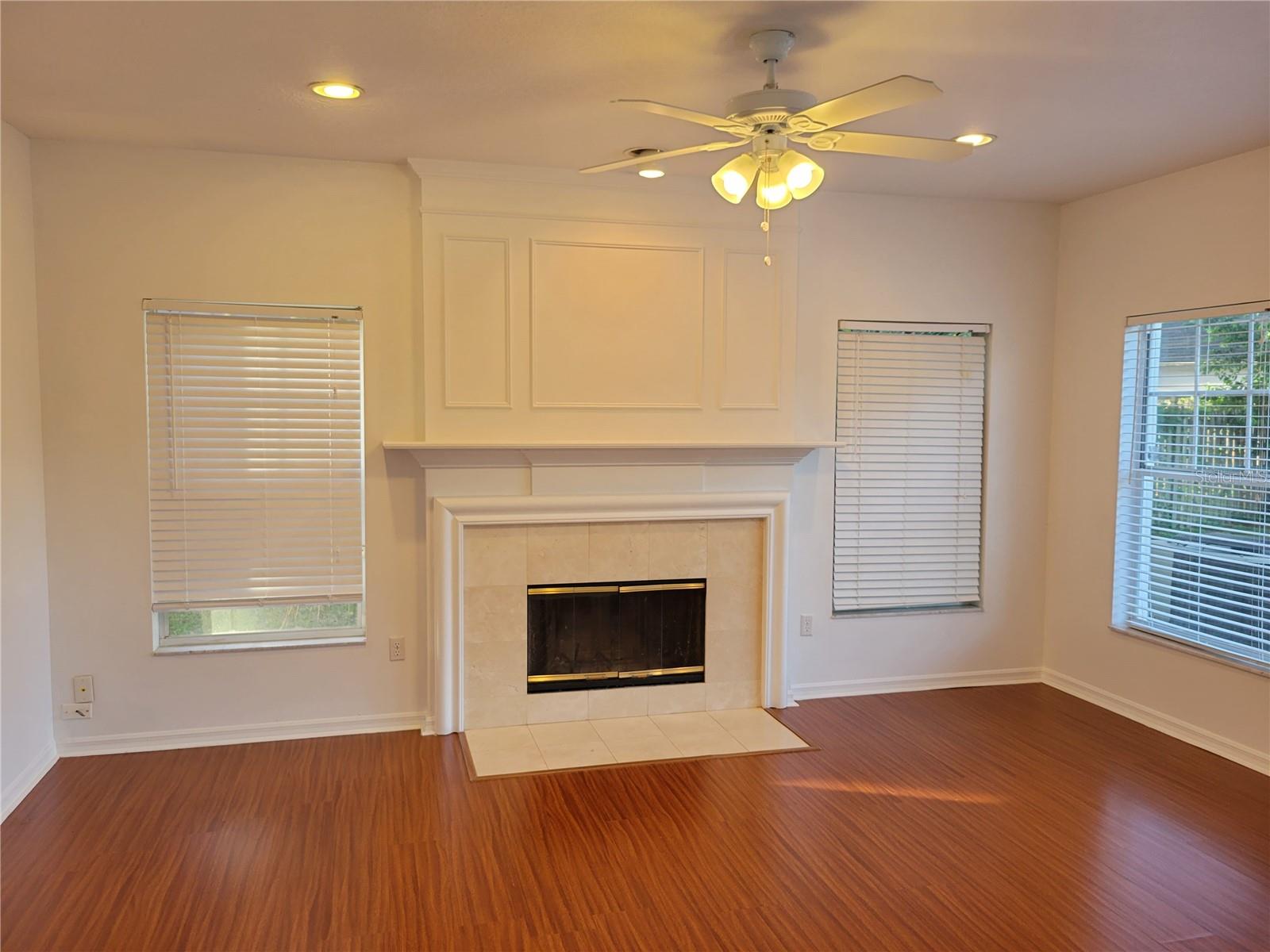 921 BERESFORD WAY — photo 3