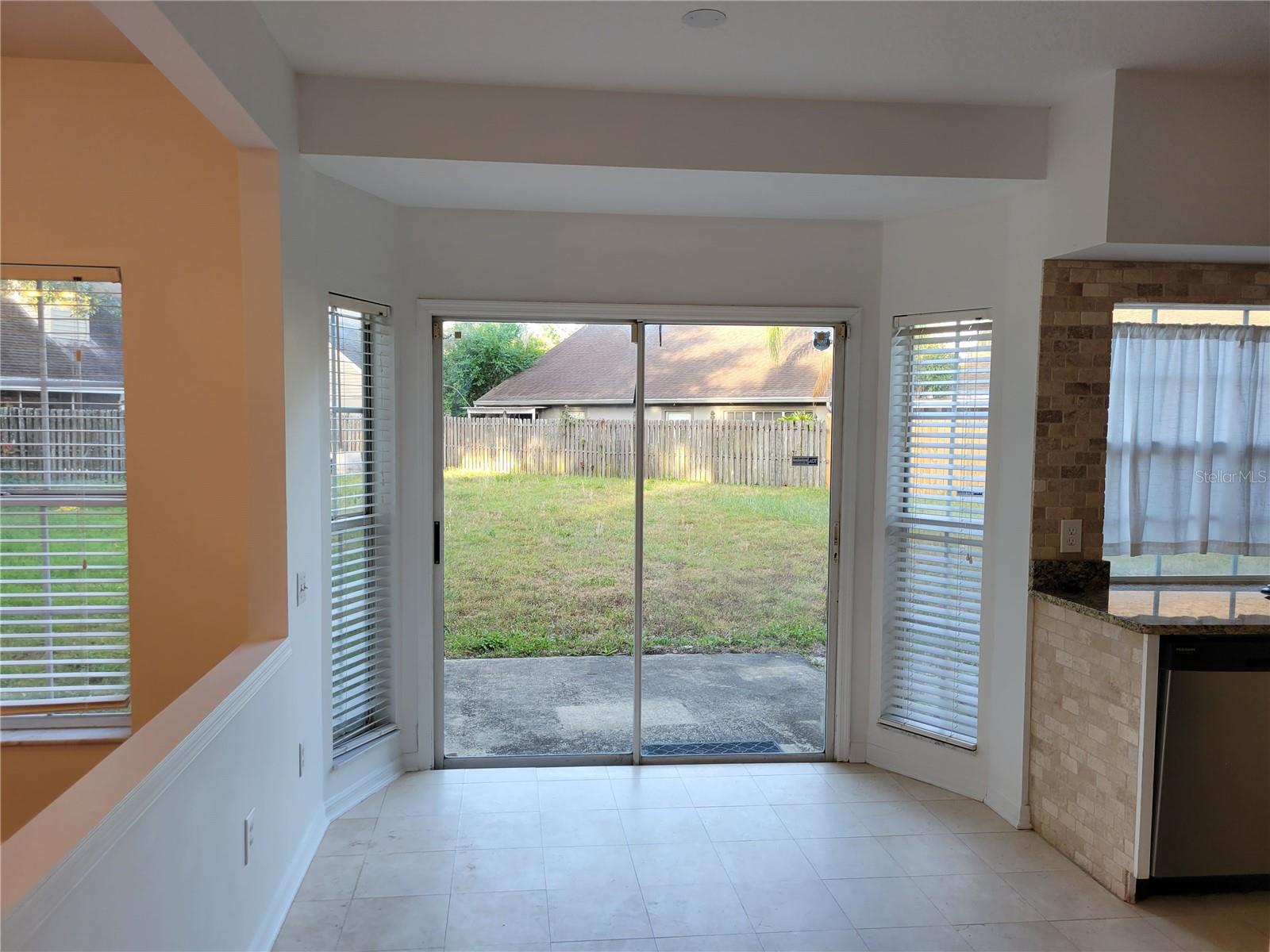 921 BERESFORD WAY — photo 6