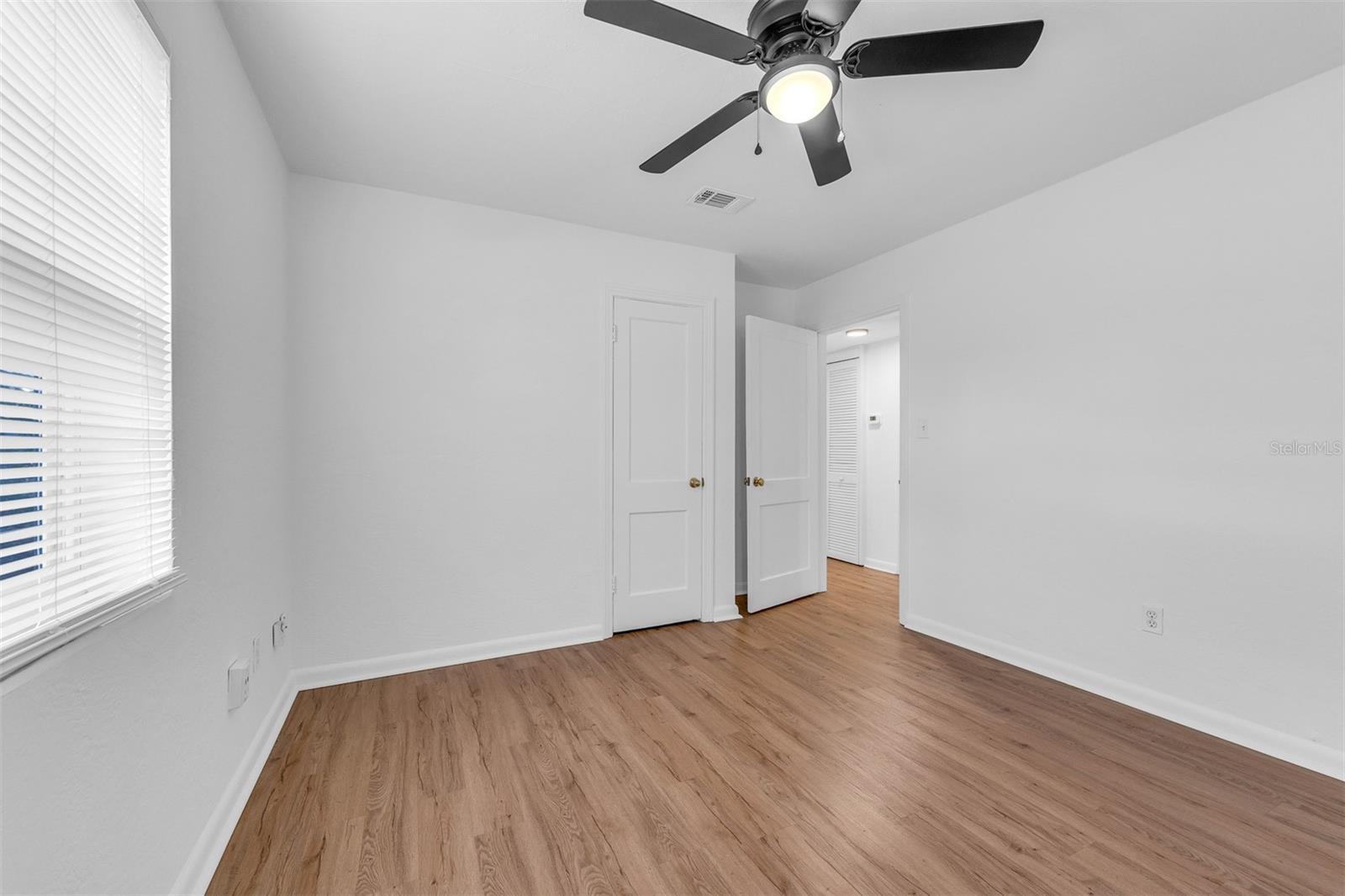 1104 E HARWOOD ST — photo 10