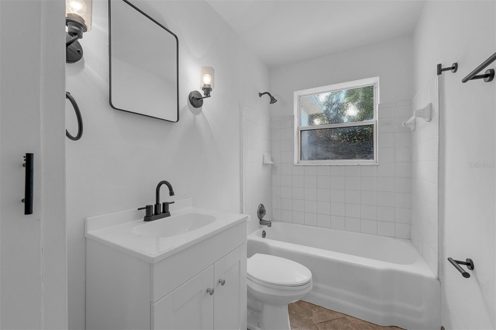 1104 E HARWOOD ST — photo 11