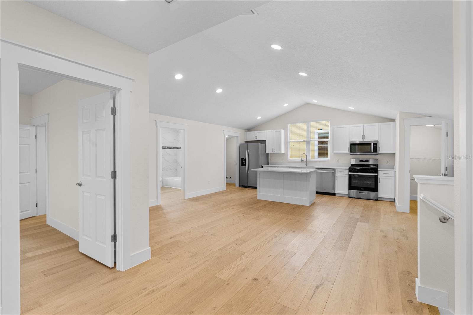 1919 SIPES AVE — photo 11