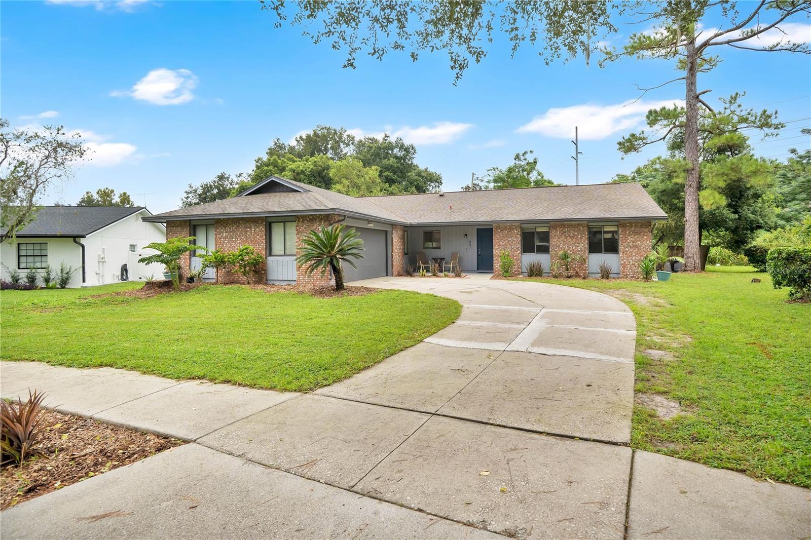 867 BENCHWOOD DR — photo 2