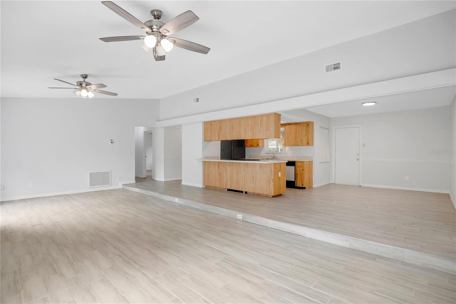 867 BENCHWOOD DR — photo 6