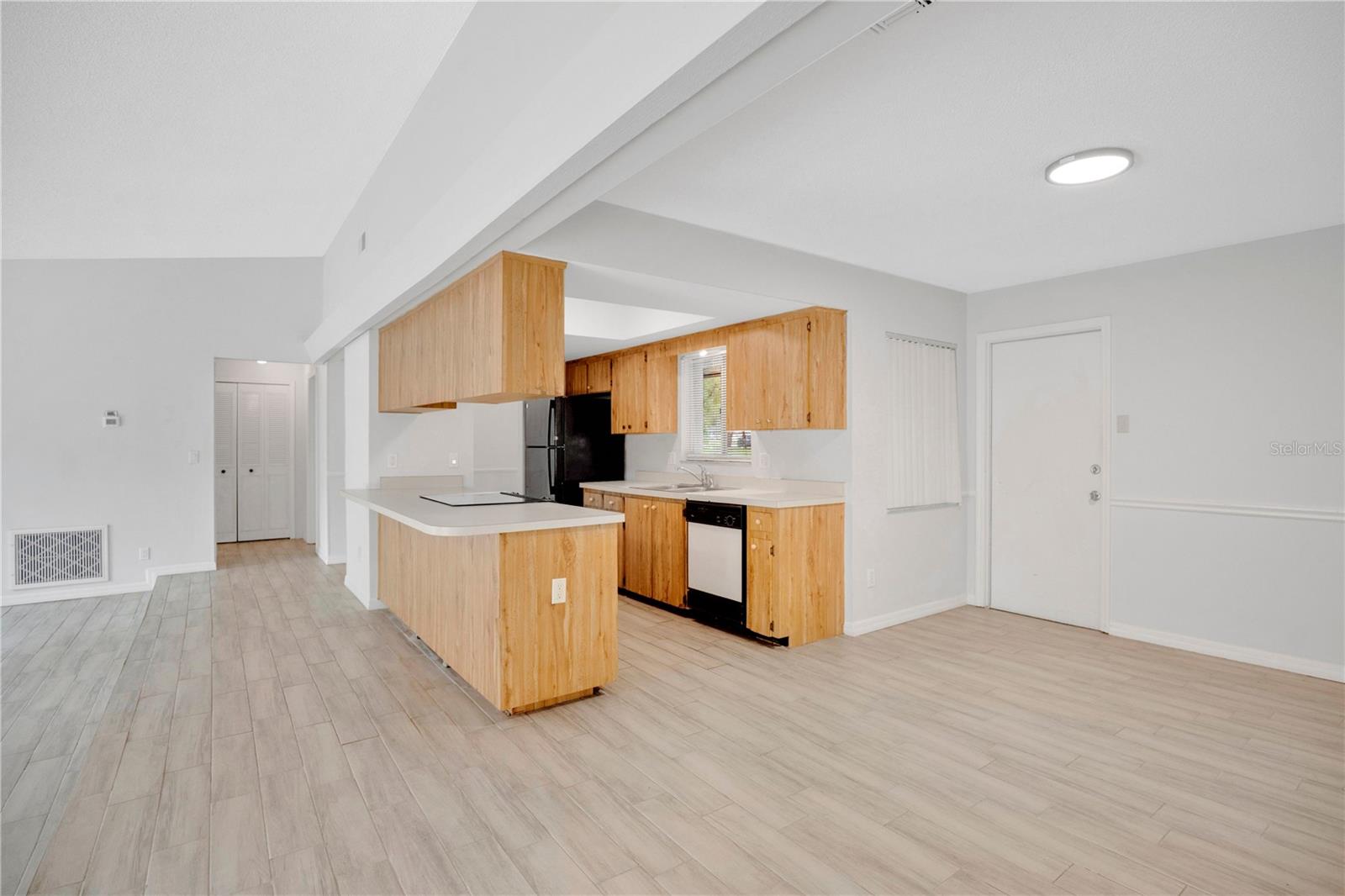 867 BENCHWOOD DR — photo 10