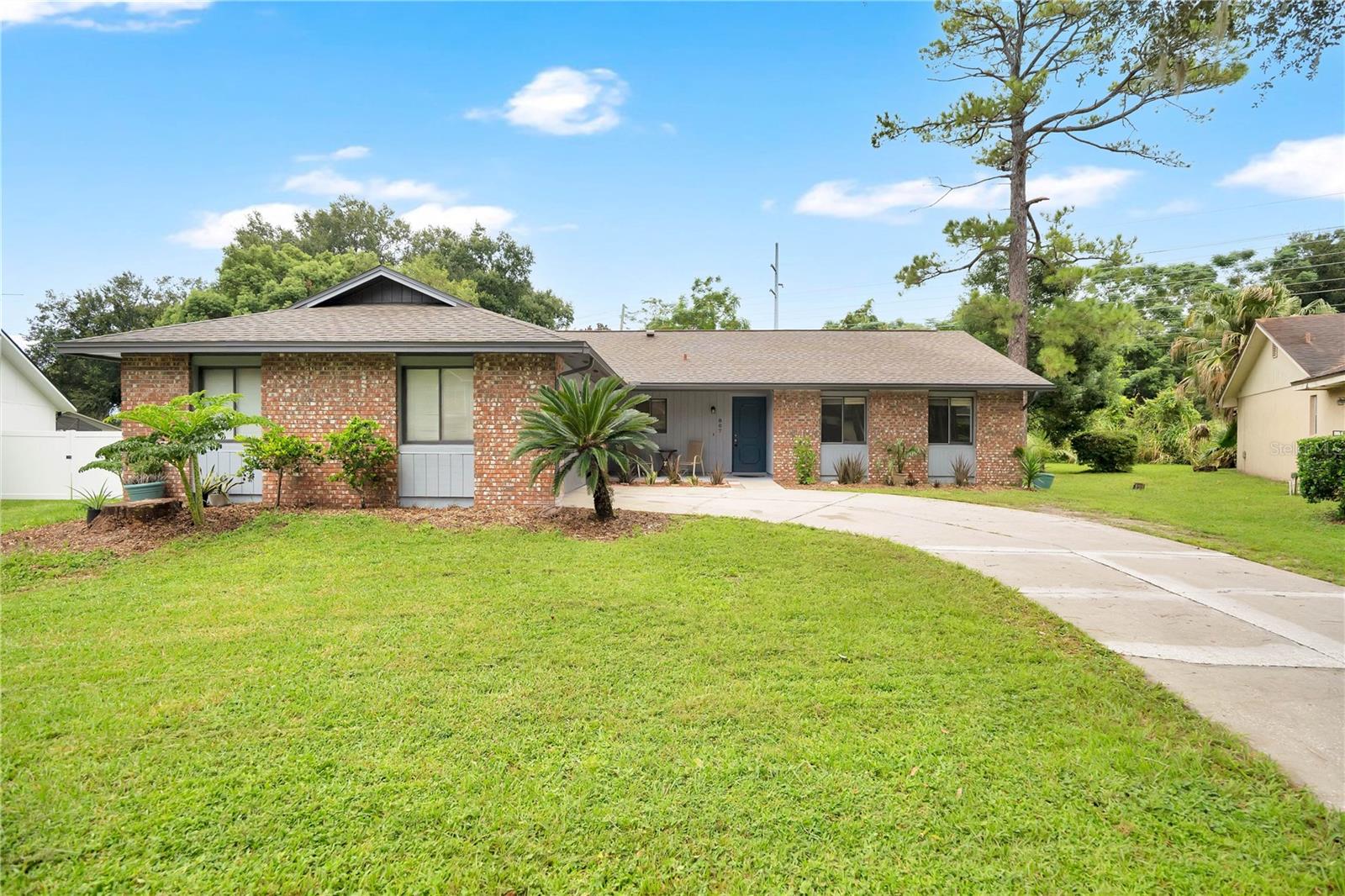 867 BENCHWOOD DR