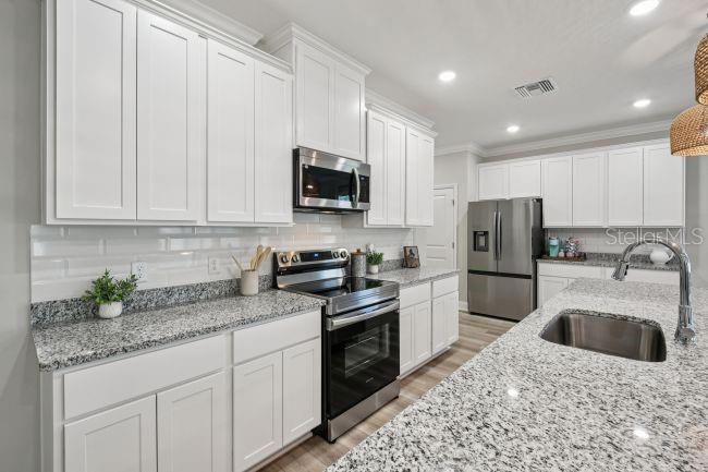50 WOODBURY DR — photo 8