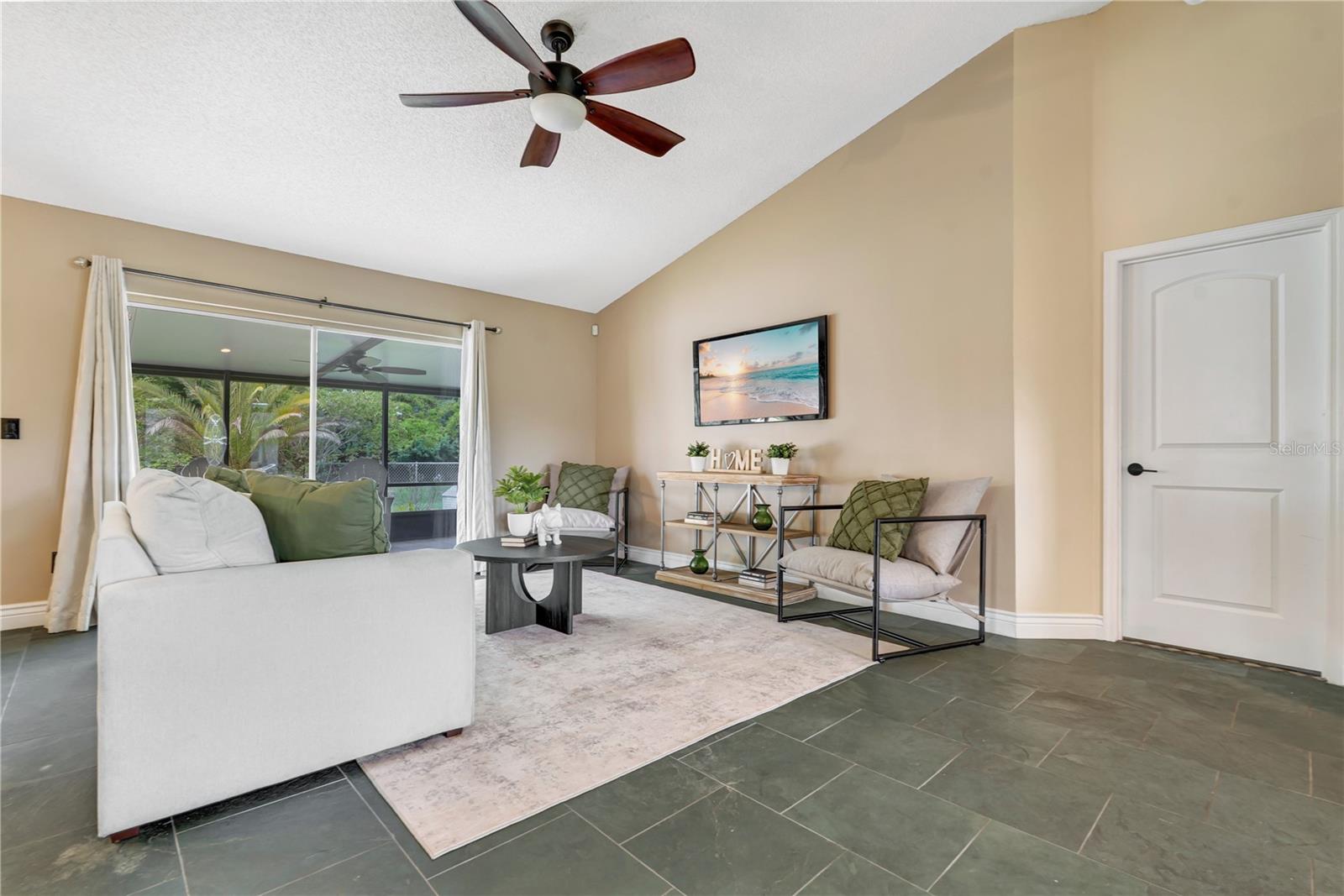 1324 SILVERTHORN DR — photo 5