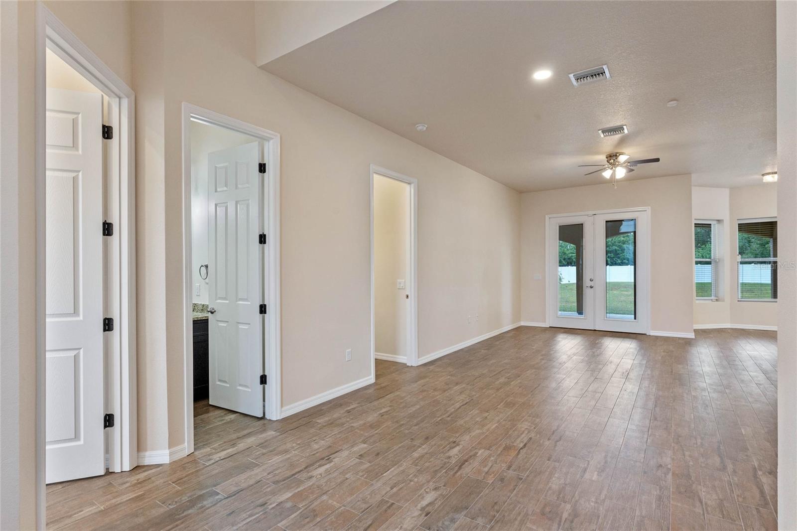 1943 SIPES AVE — photo 6