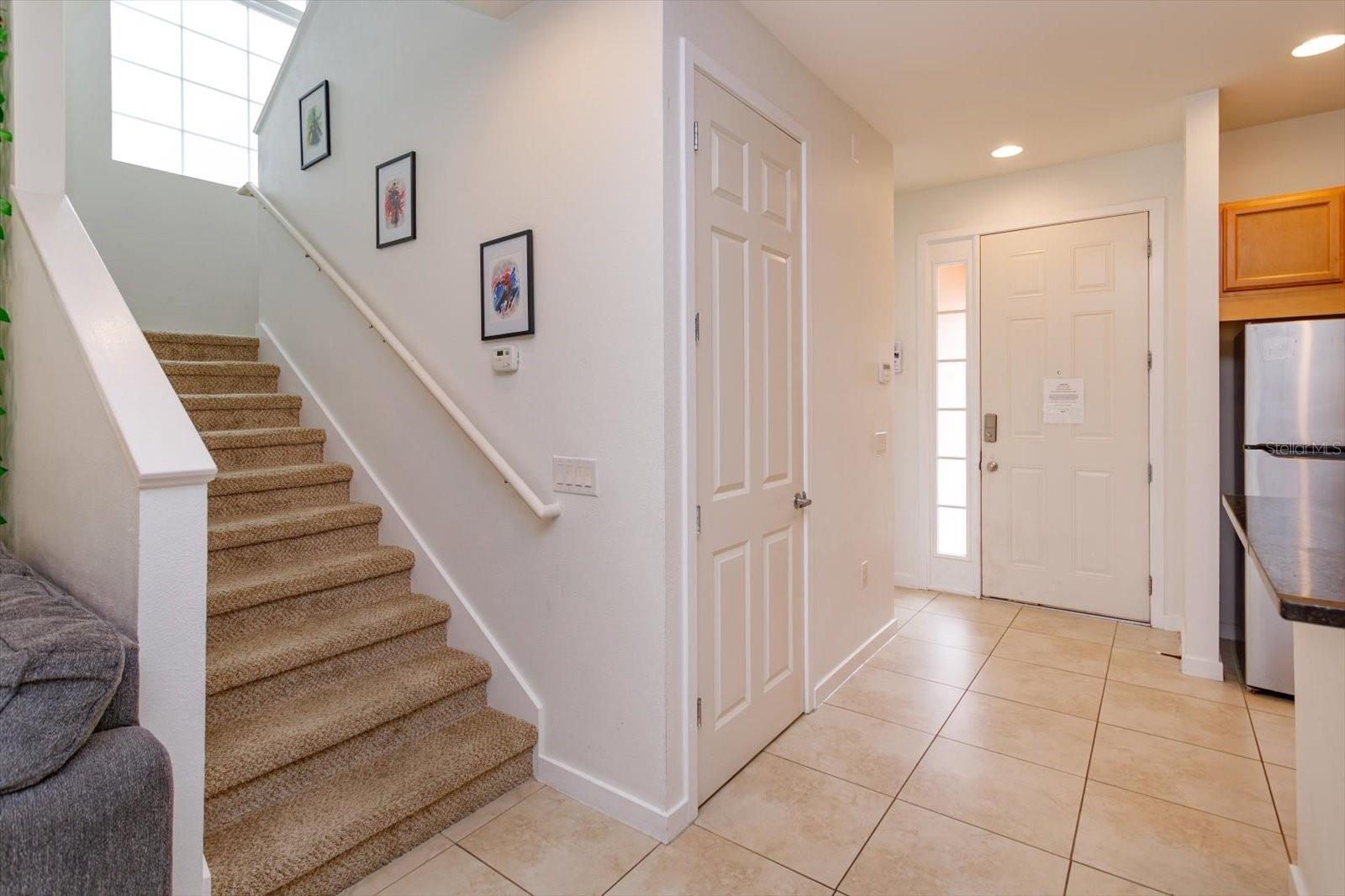 2715 COUPE ST — photo 3