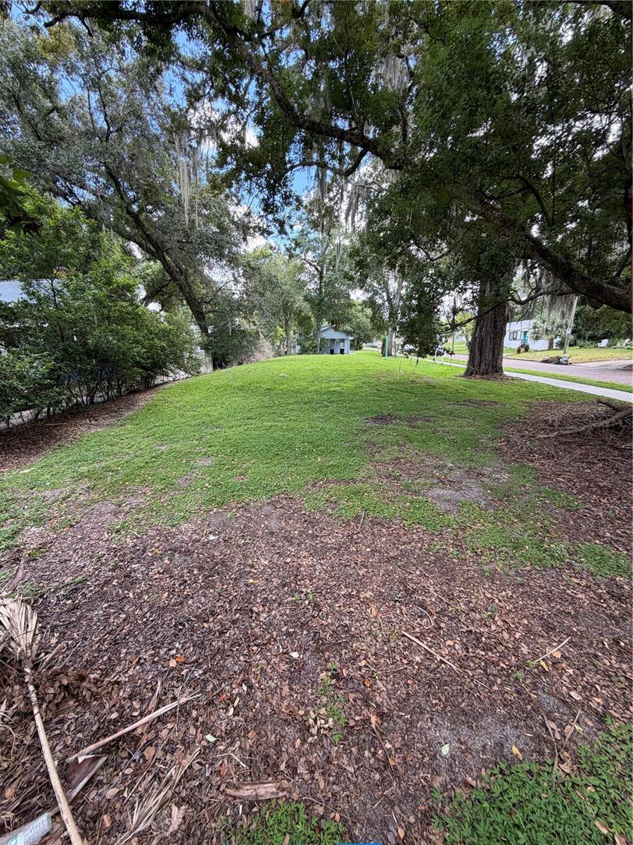 2203 E WASHINGTON ST — photo 2