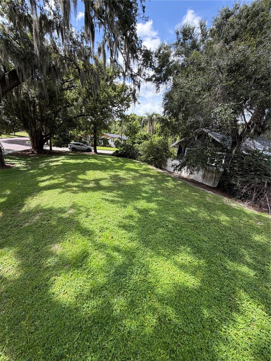 2203 E WASHINGTON ST — photo 3