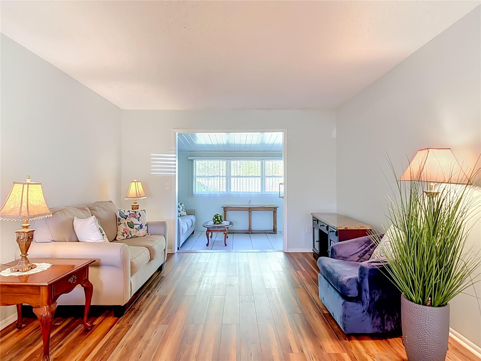 1 FAIRWAY CT — photo 4