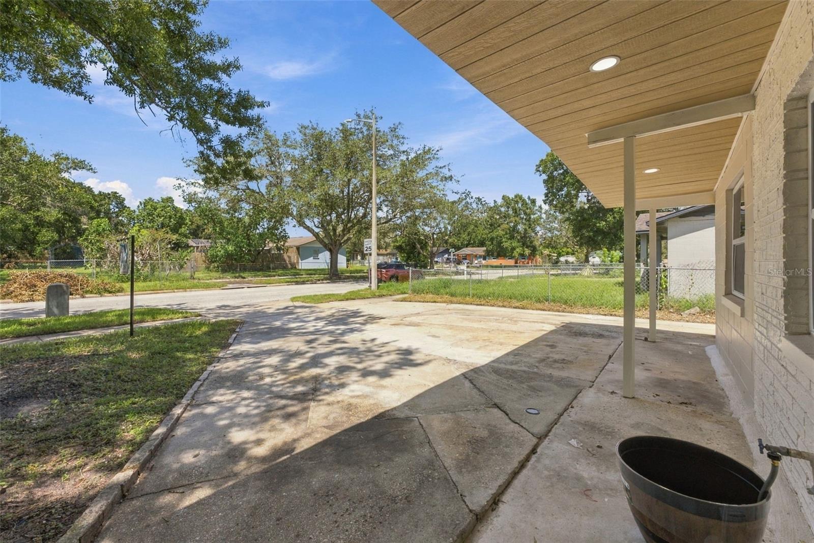 1321 LESCOT LN — photo 4