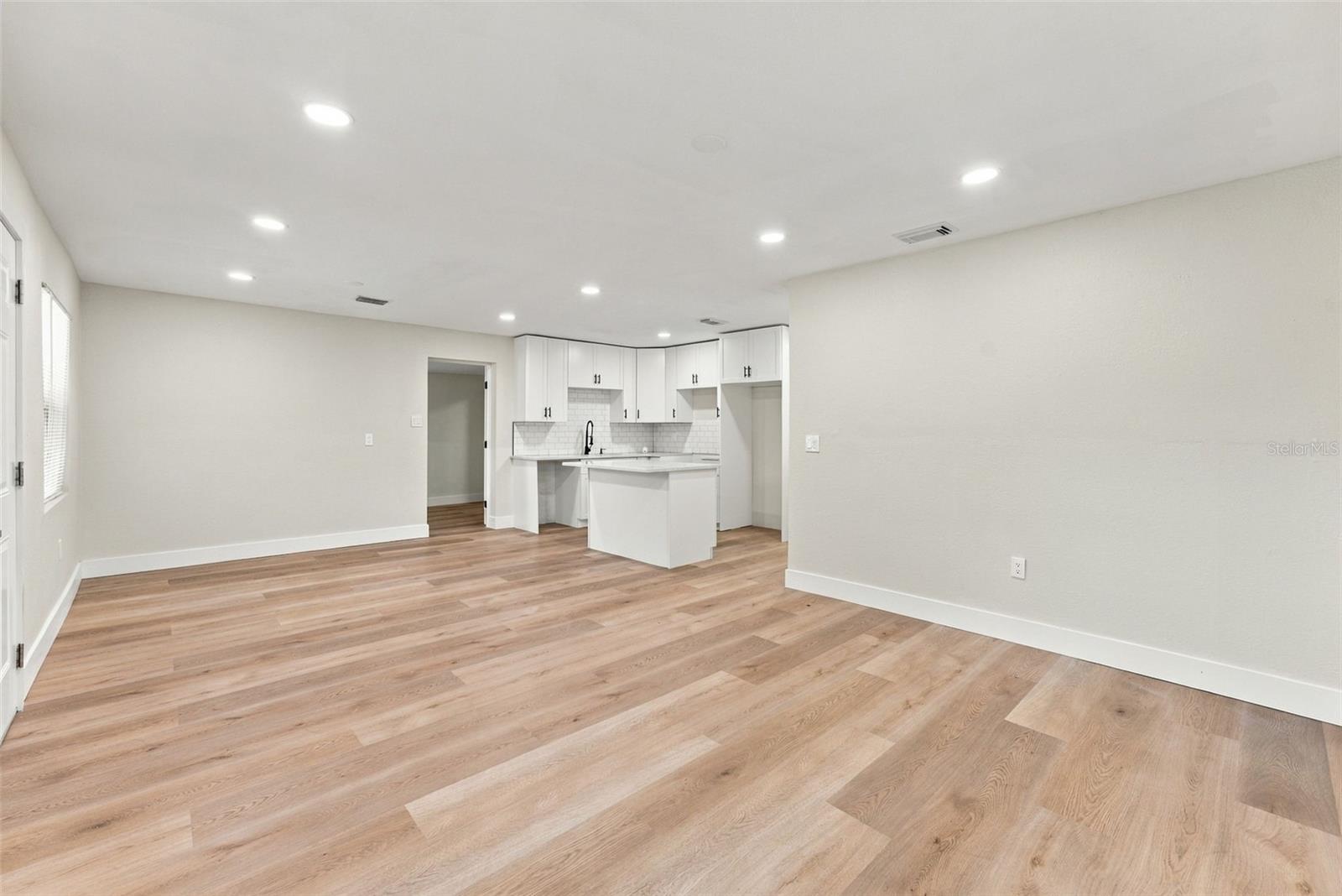 1321 LESCOT LN — photo 10