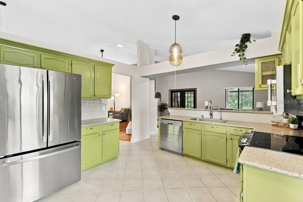 407 MORNING GLORY DR — photo 11