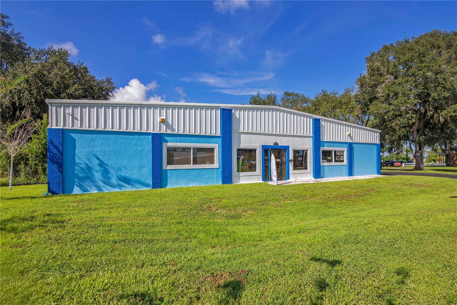 404 W ORANGE BLOSSOM TRL — photo 2