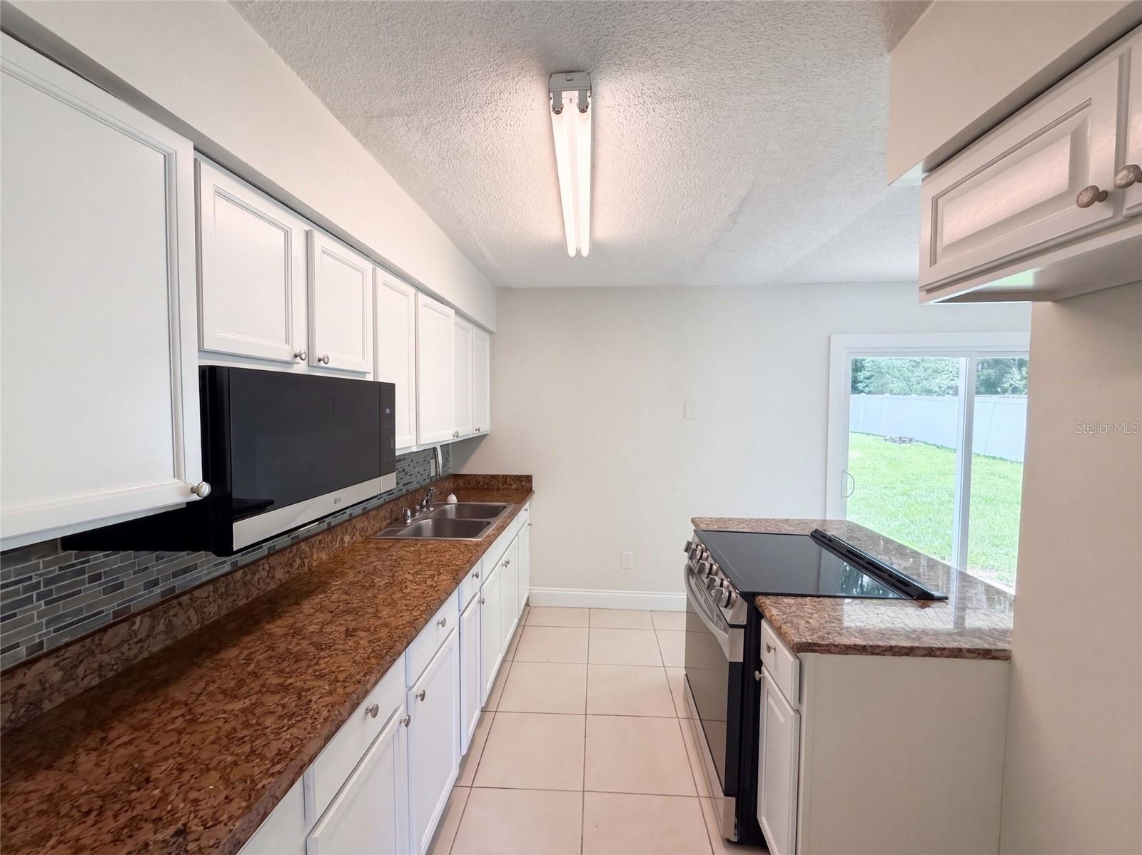 1336 NADINE DR — photo 2