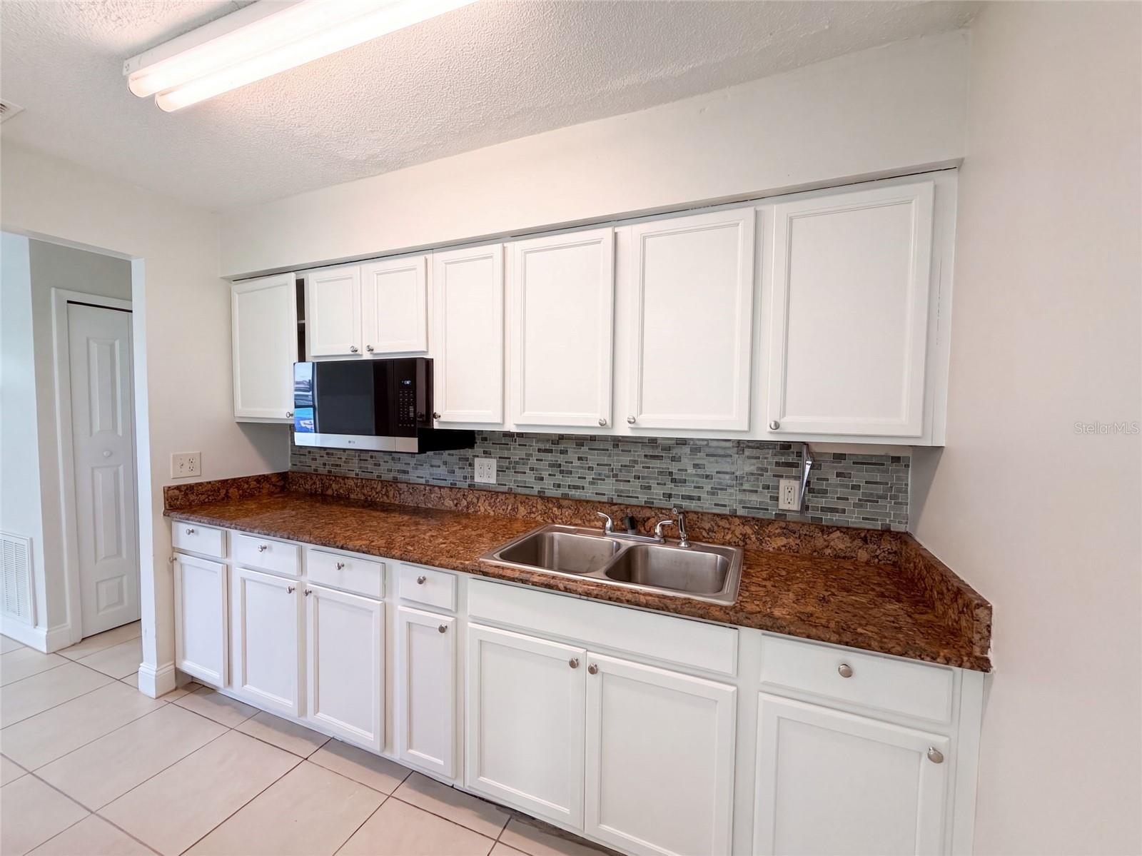 1336 NADINE DR — photo 6