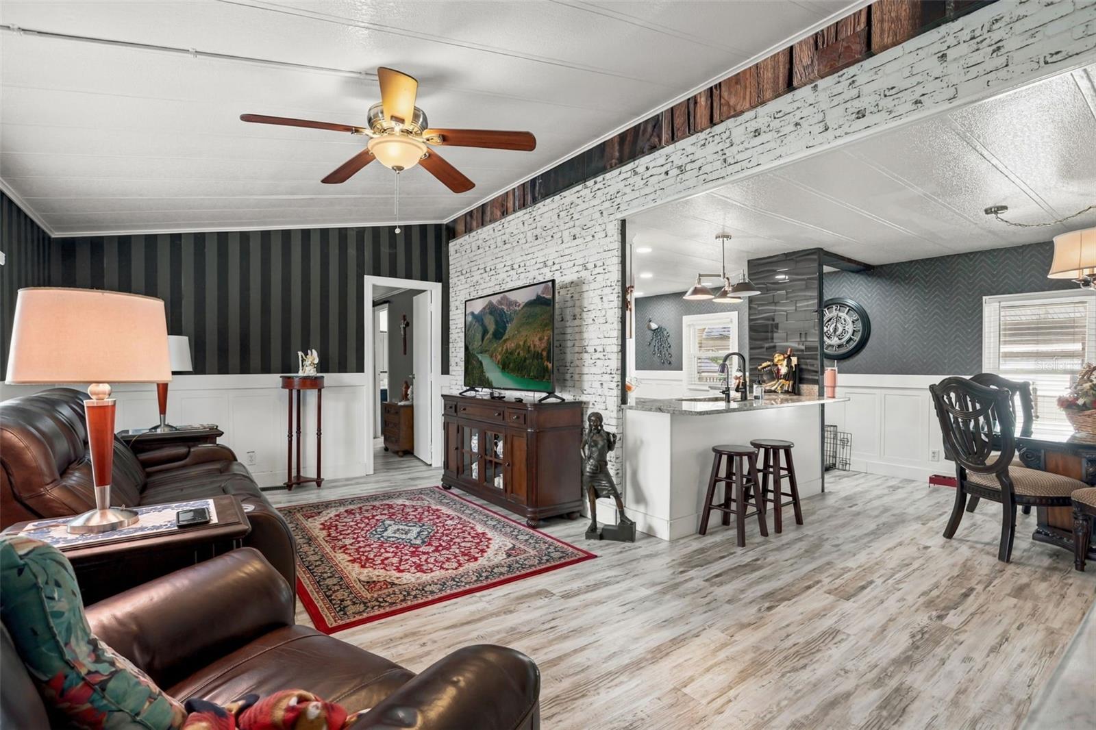 34 DA ROSA AVE — photo 4