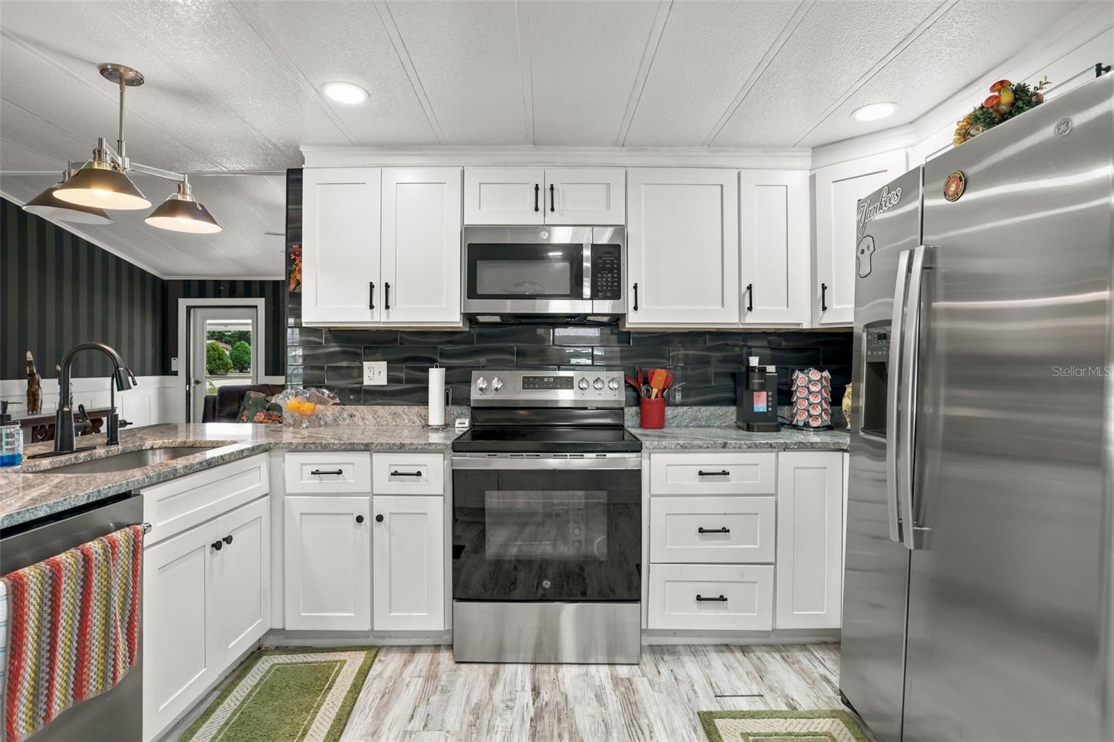 34 DA ROSA AVE — photo 6