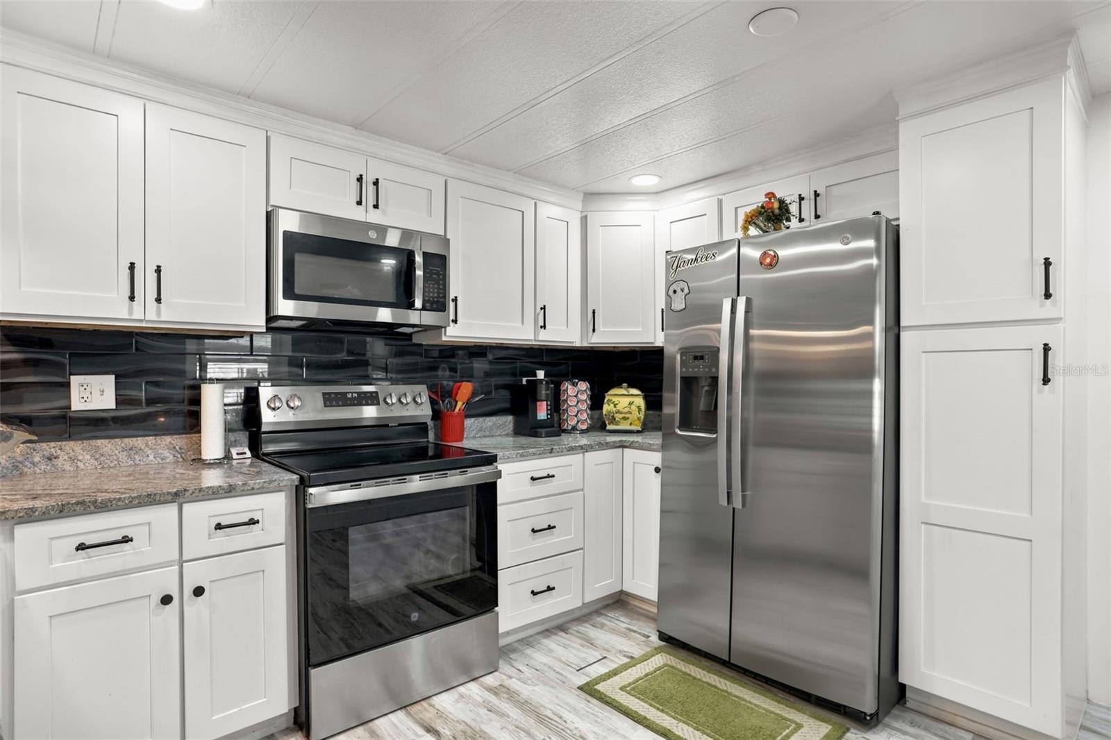 34 DA ROSA AVE — photo 8