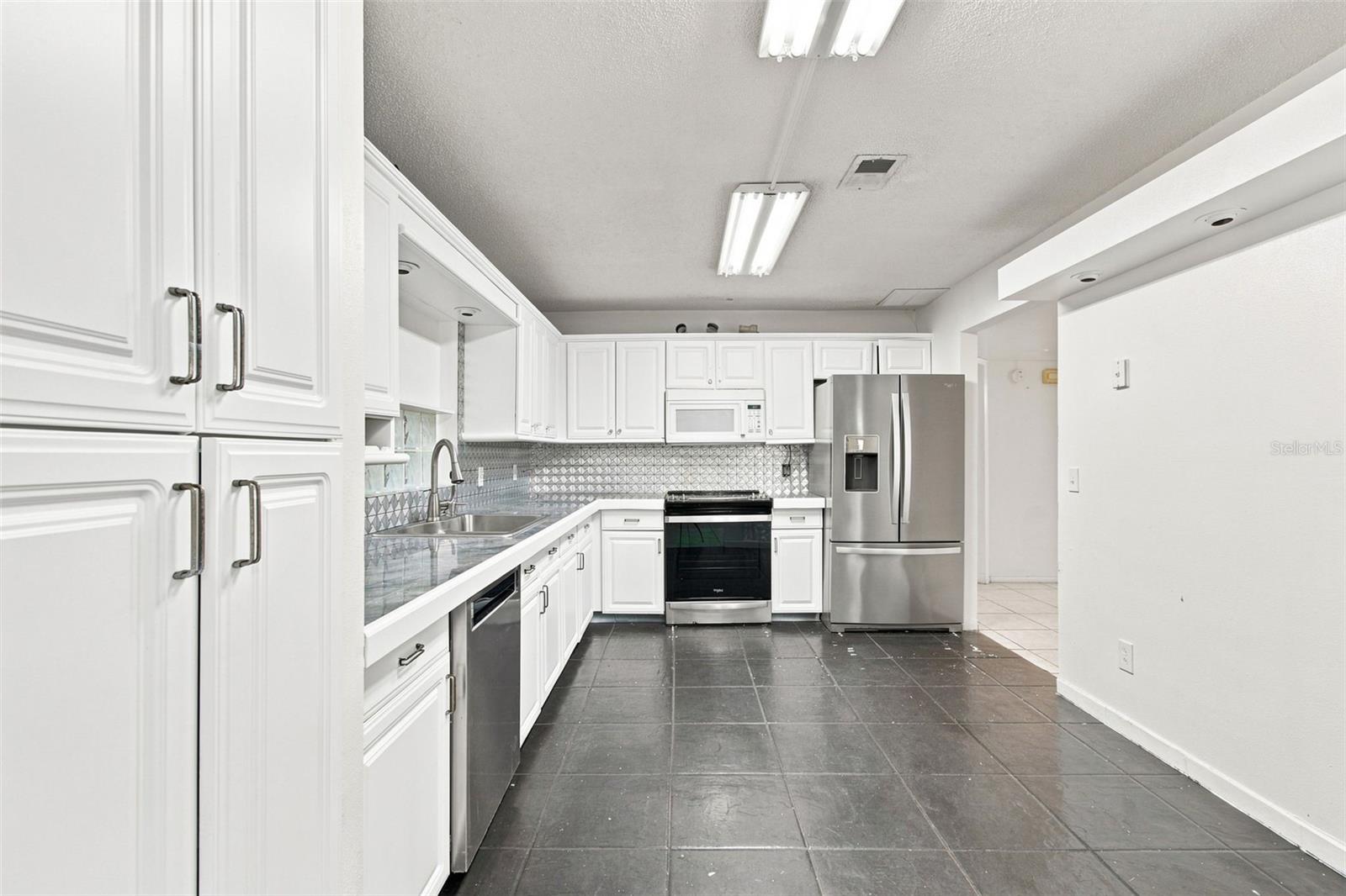 5676 BRECKENRIDGE CIR — photo 8