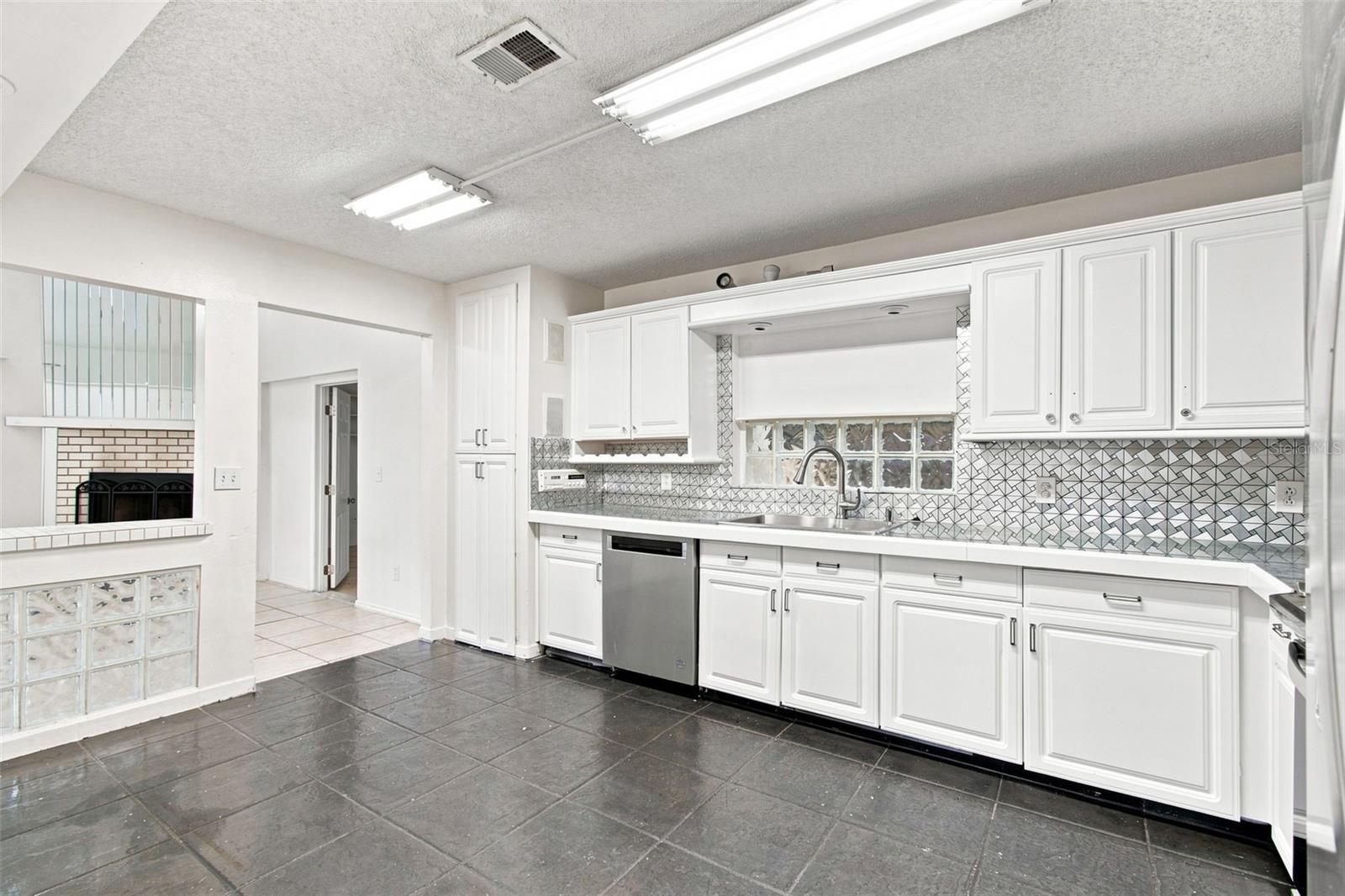 5676 BRECKENRIDGE CIR — photo 9