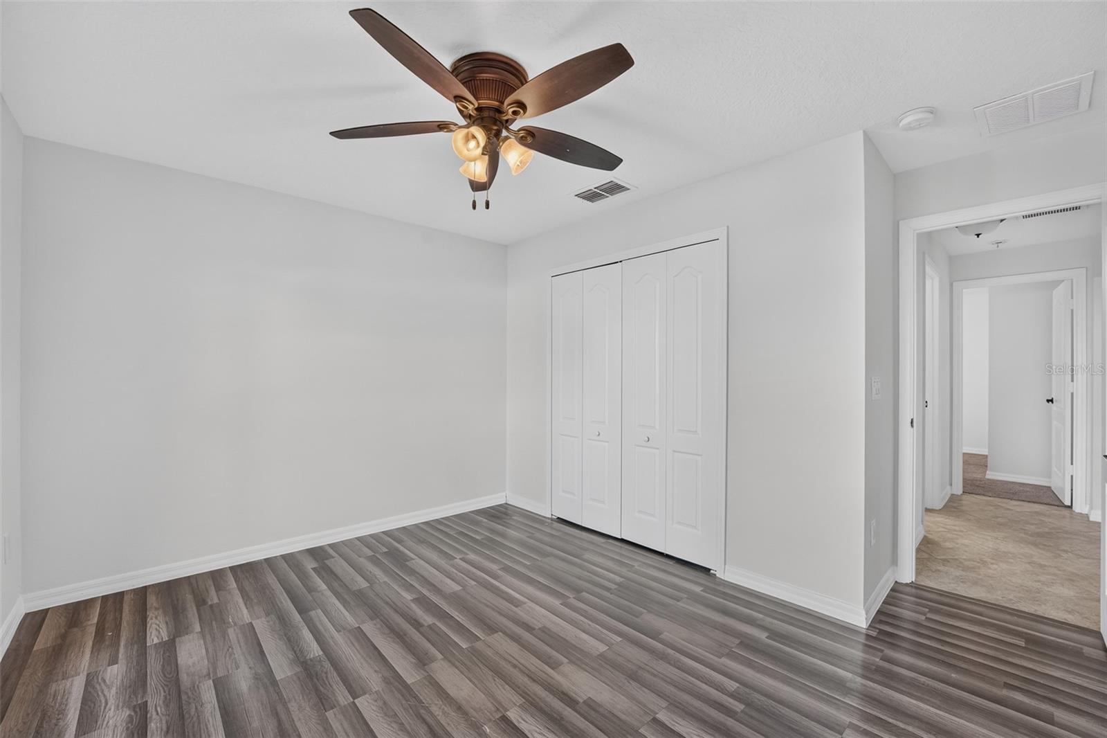 10648 INSIDE LOOP — photo 11