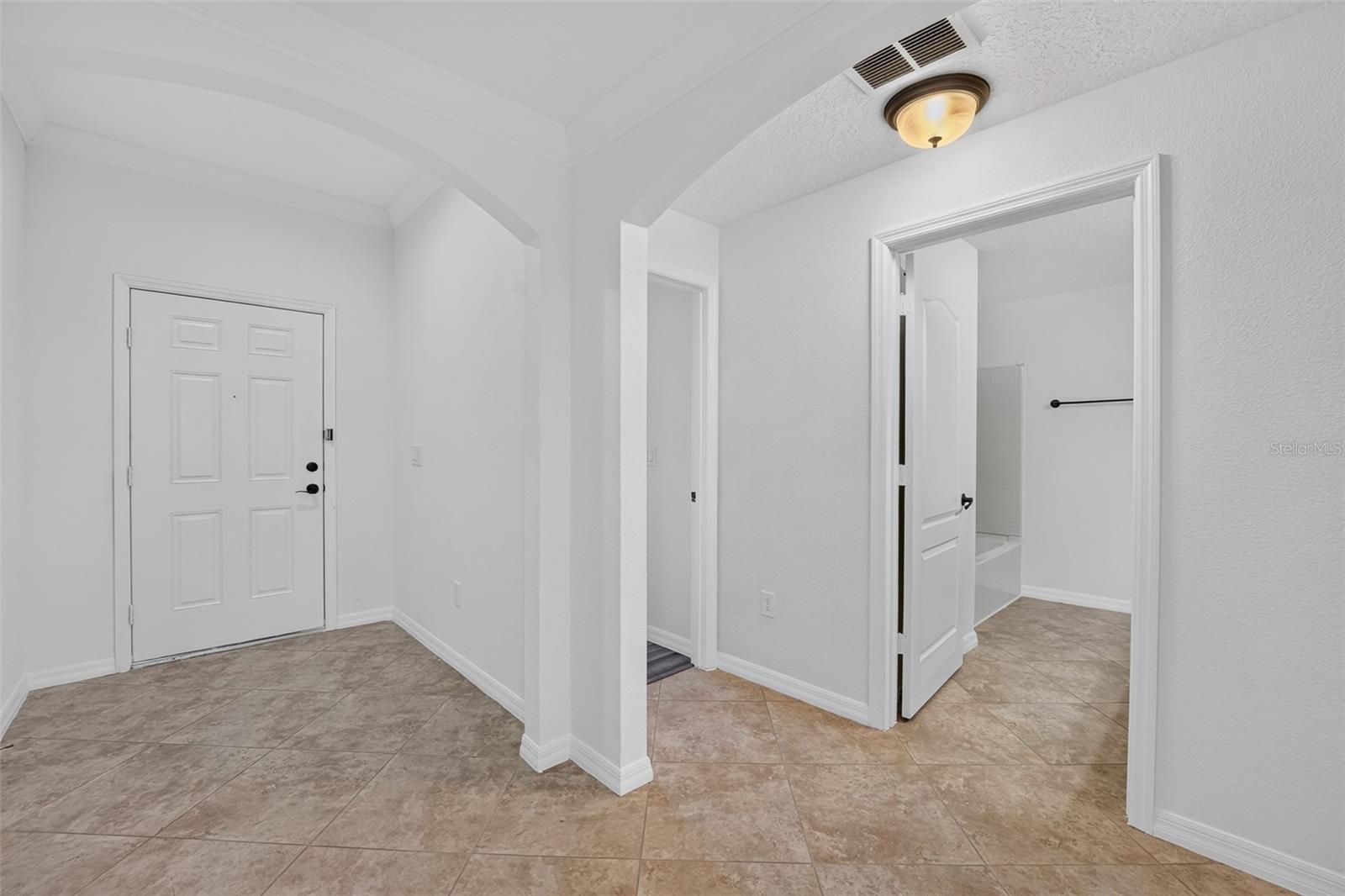 10648 INSIDE LOOP — photo 6