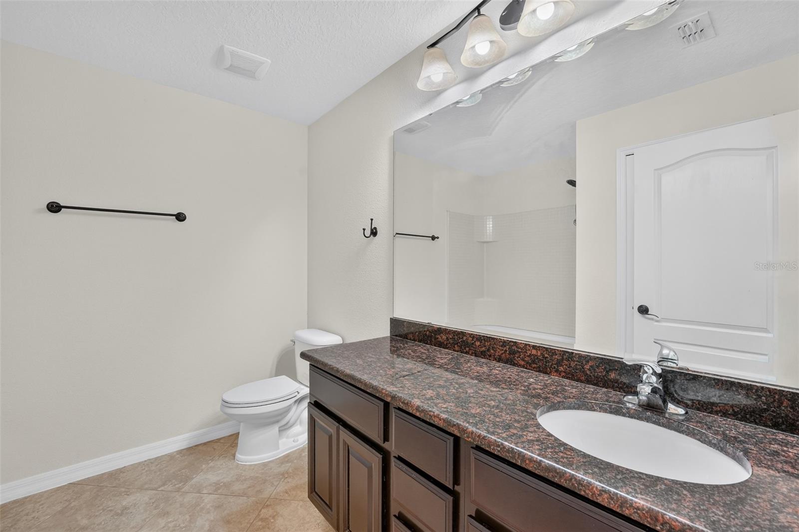 10648 INSIDE LOOP — photo 8