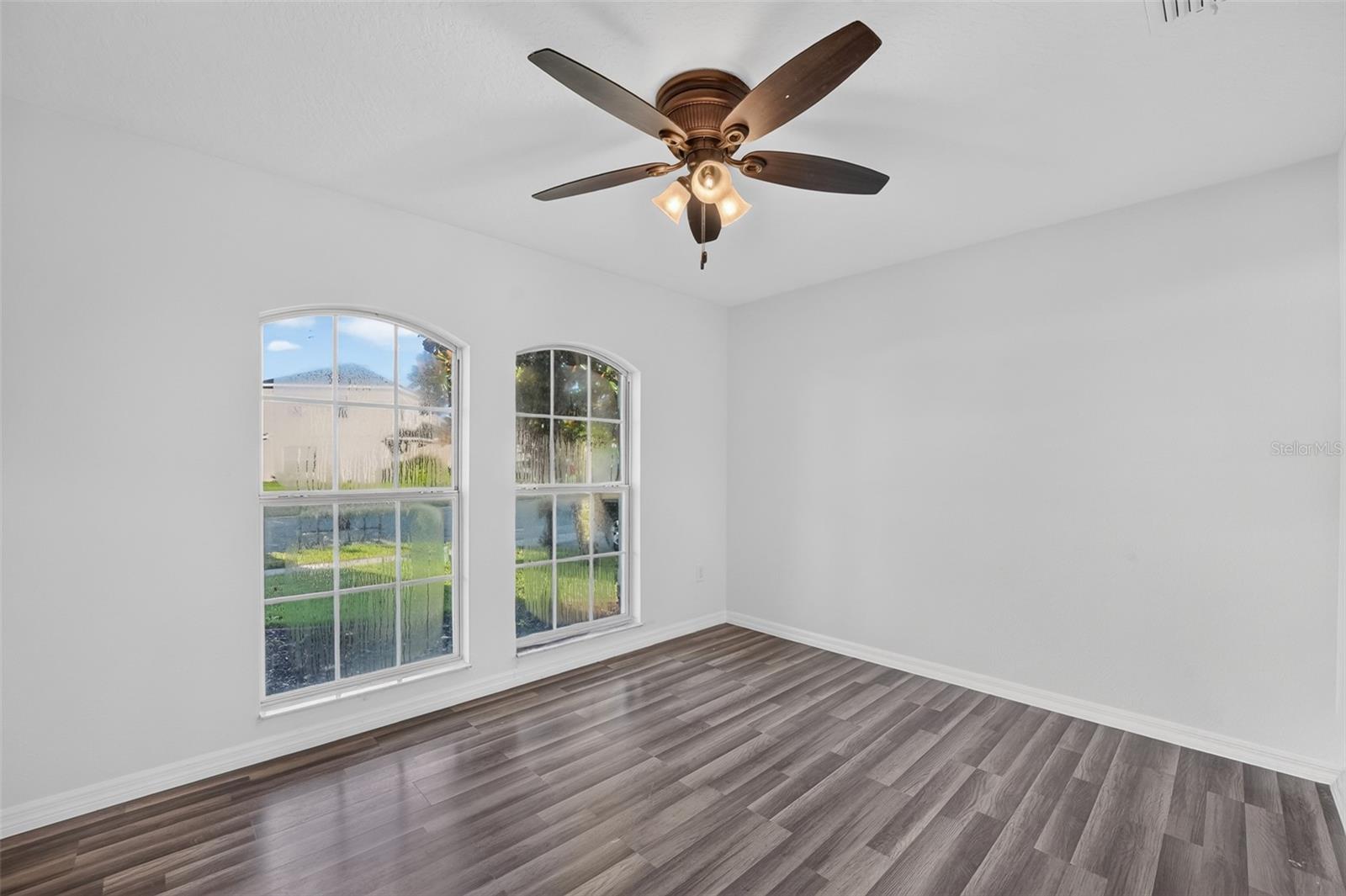 10648 INSIDE LOOP — photo 9