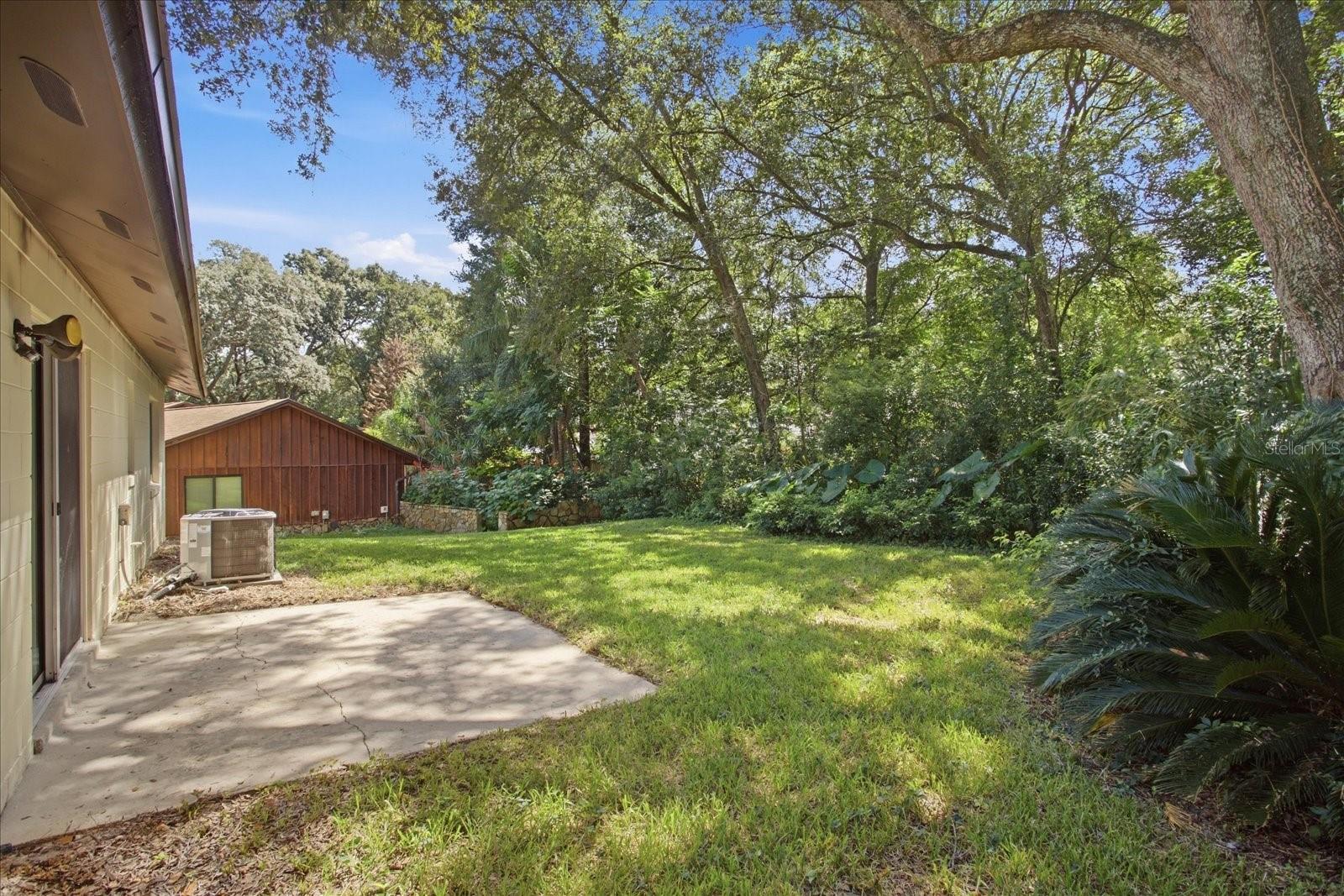 528 E HILLCREST — photo 7