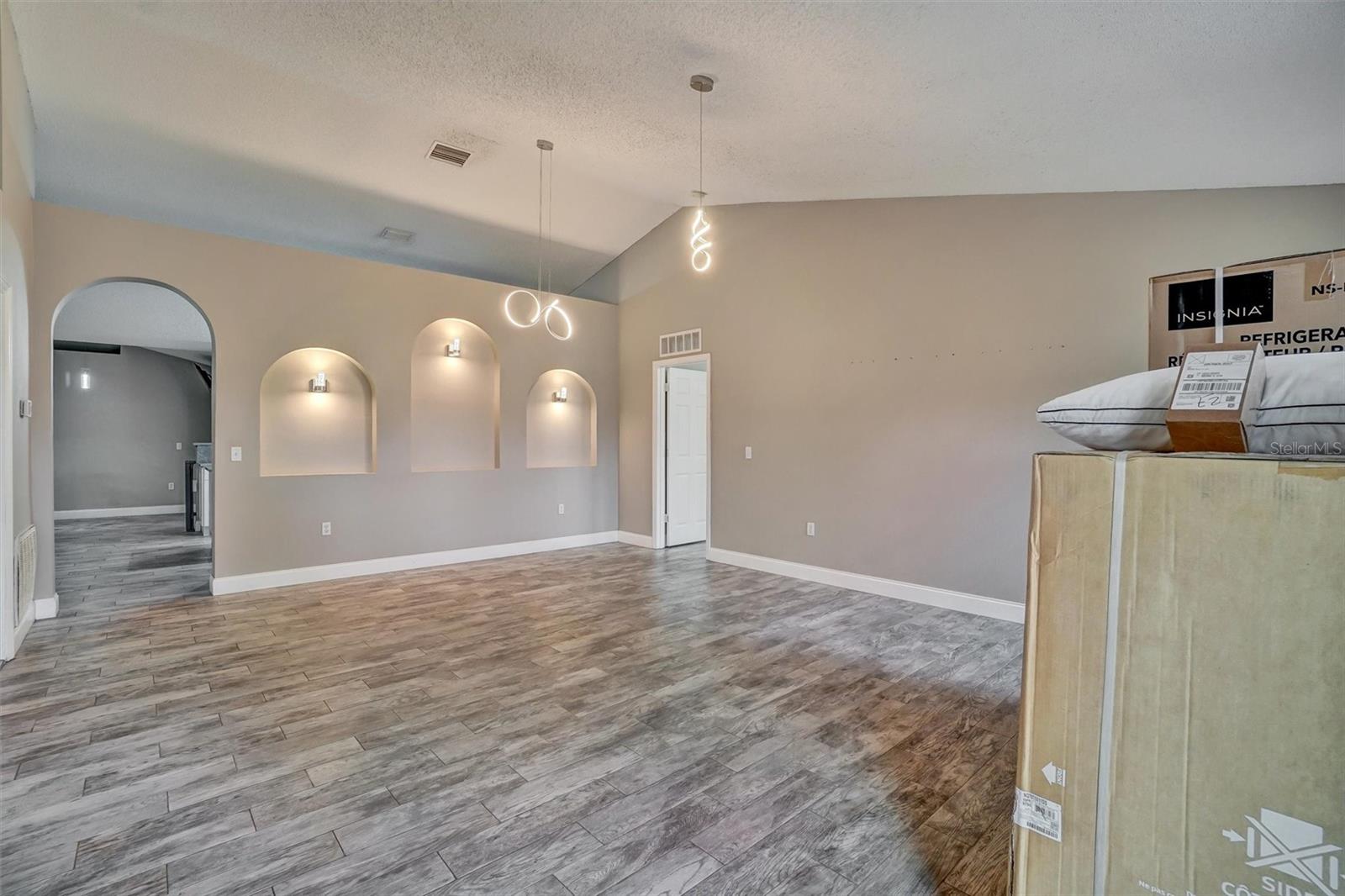 3046 BLAINE CIR — photo 4