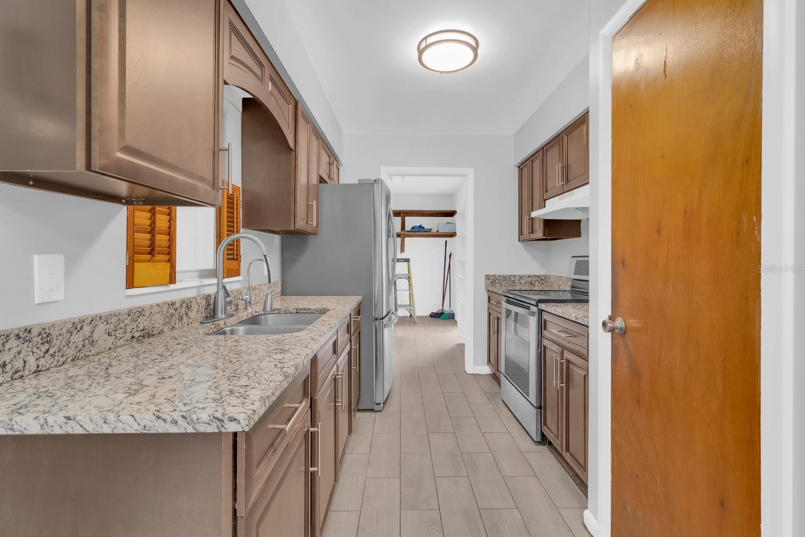1345 S OXALIS AVE — photo 11