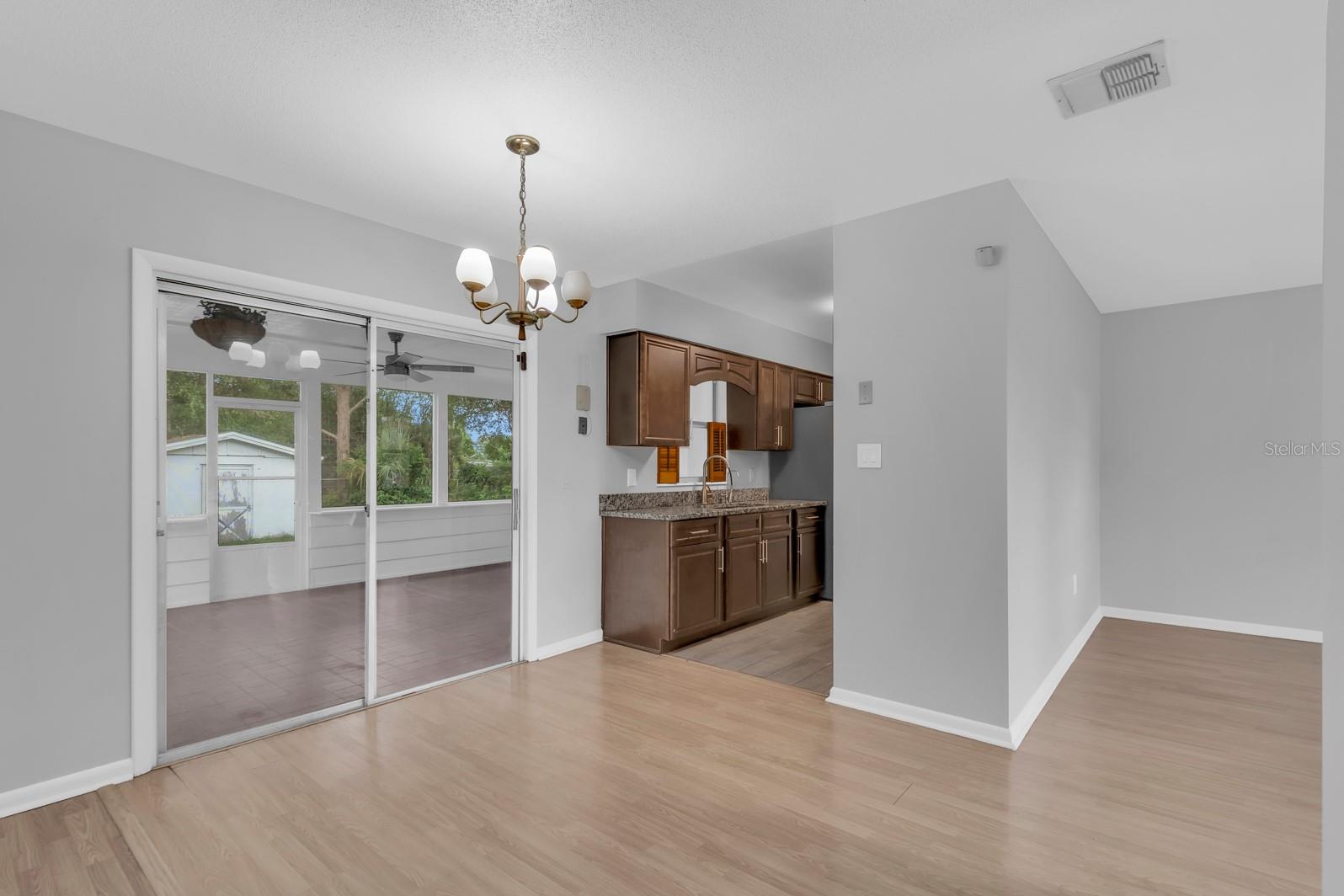1345 S OXALIS AVE — photo 6