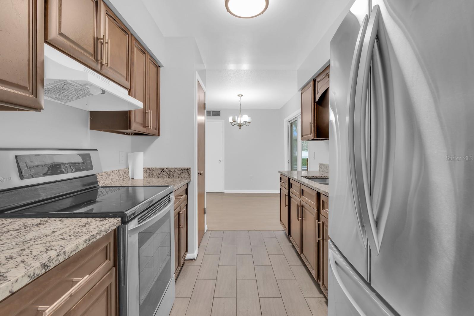 1345 S OXALIS AVE — photo 9