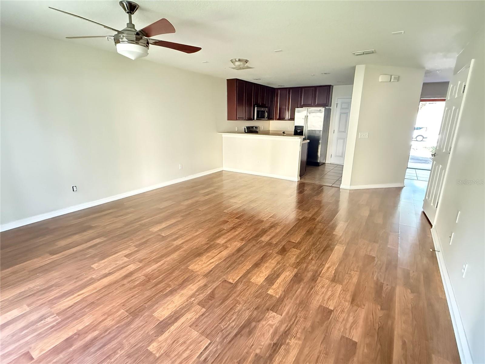 287 WINDING VINE LN #34 — photo 3