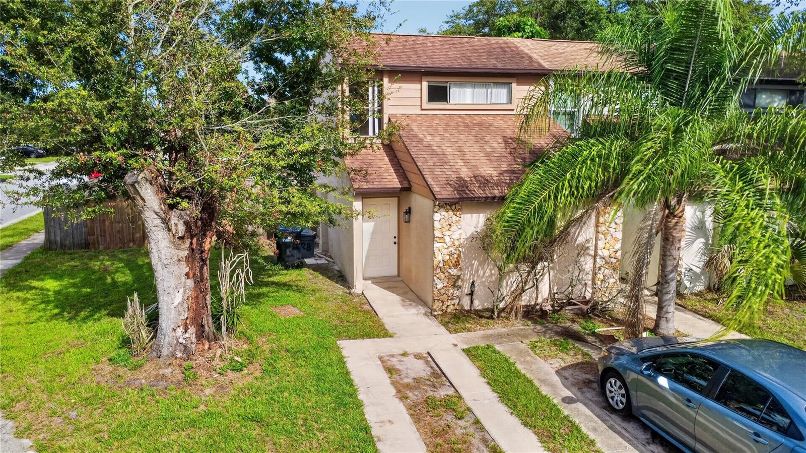 2747 GRAY FOX LN — photo 2